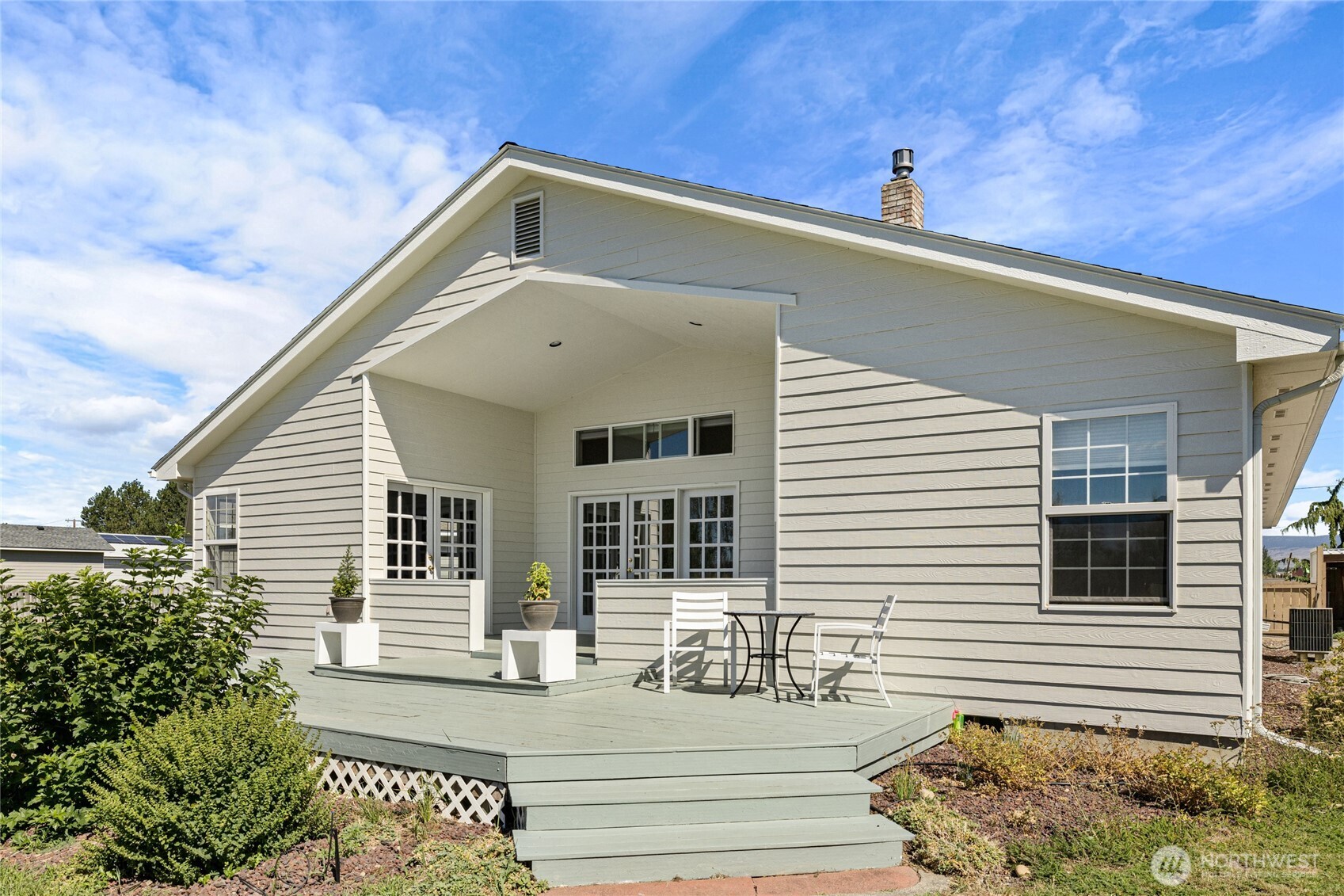 2430 Vantage Highway Property Photo 11