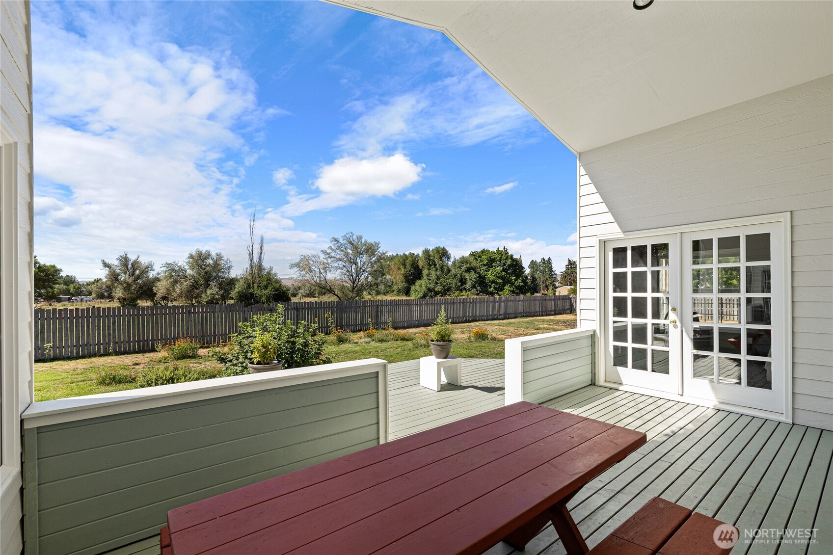 2430 Vantage Highway Property Photo 12