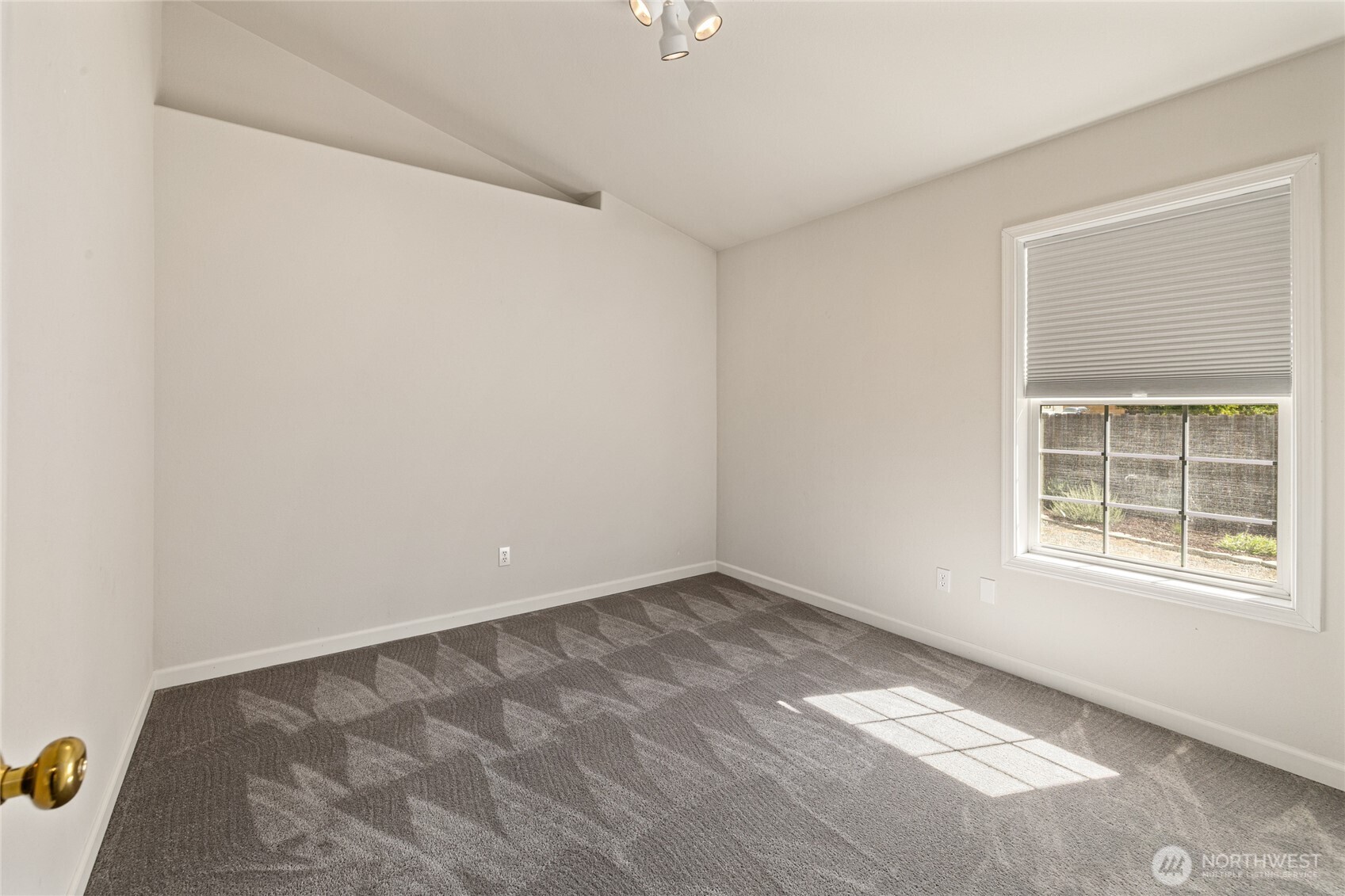 2430 Vantage Highway Property Photo 18