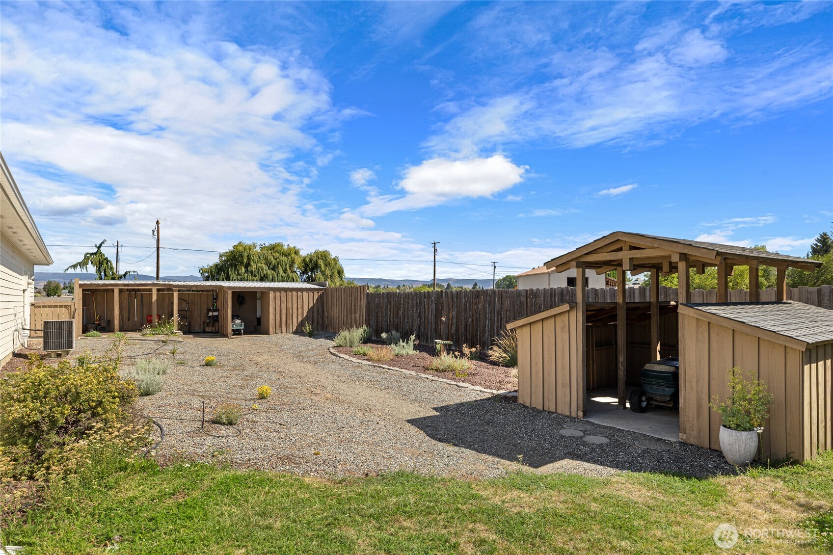 2430 Vantage Highway Property Photo 22