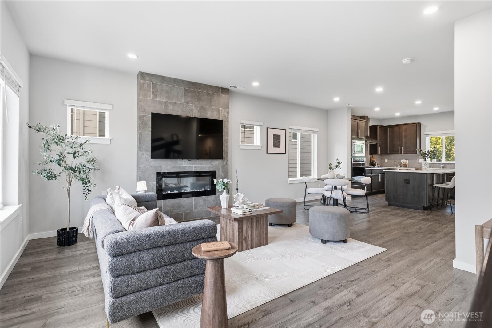 309 207th Place Property Photo 10