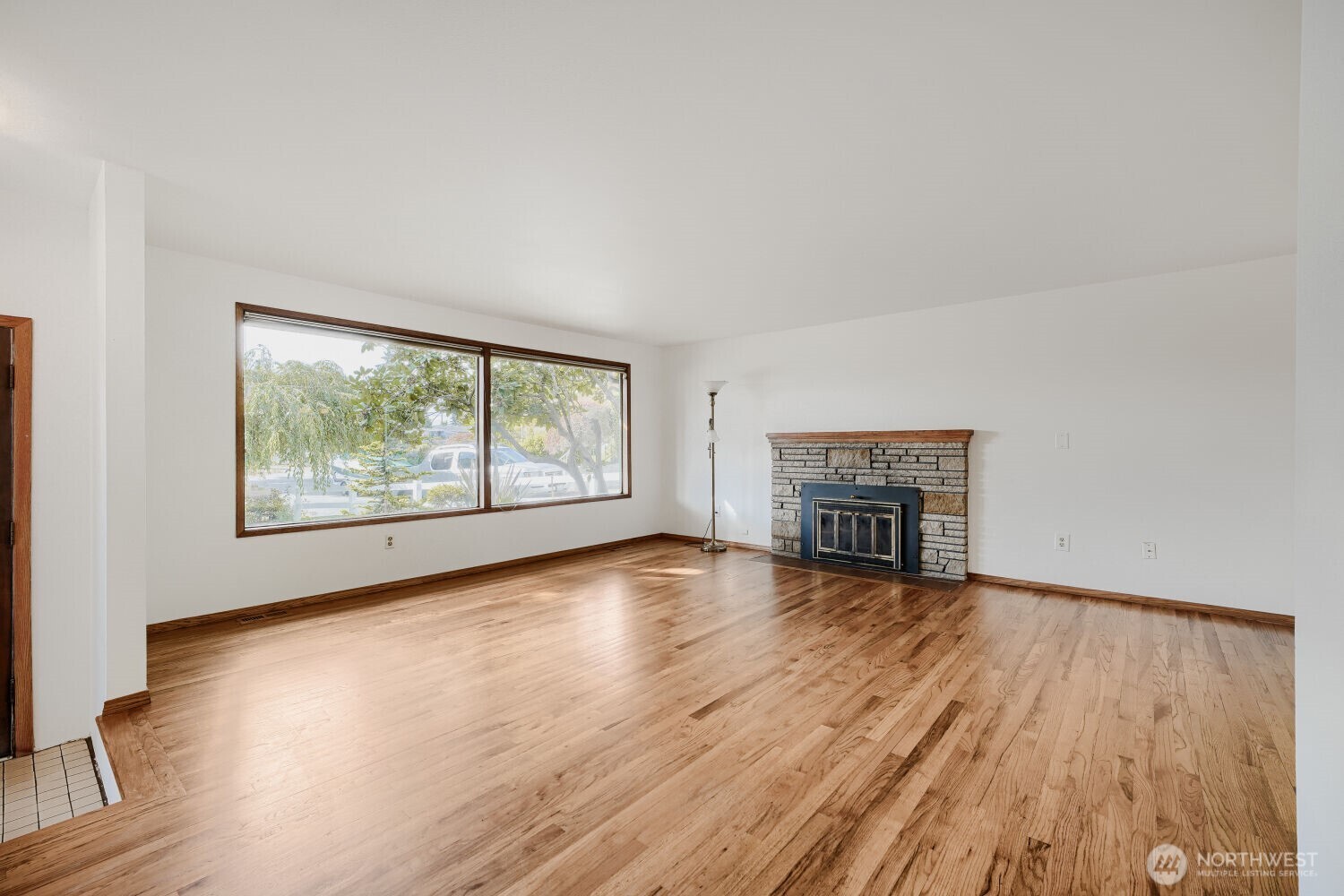 28605 51st Place Property Photo 4