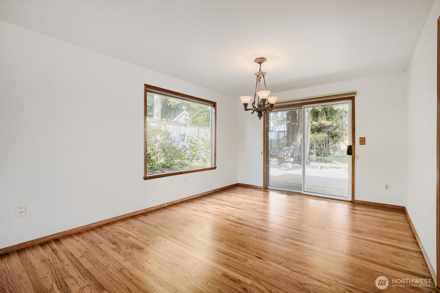 28605 51st Place Property Photo 6