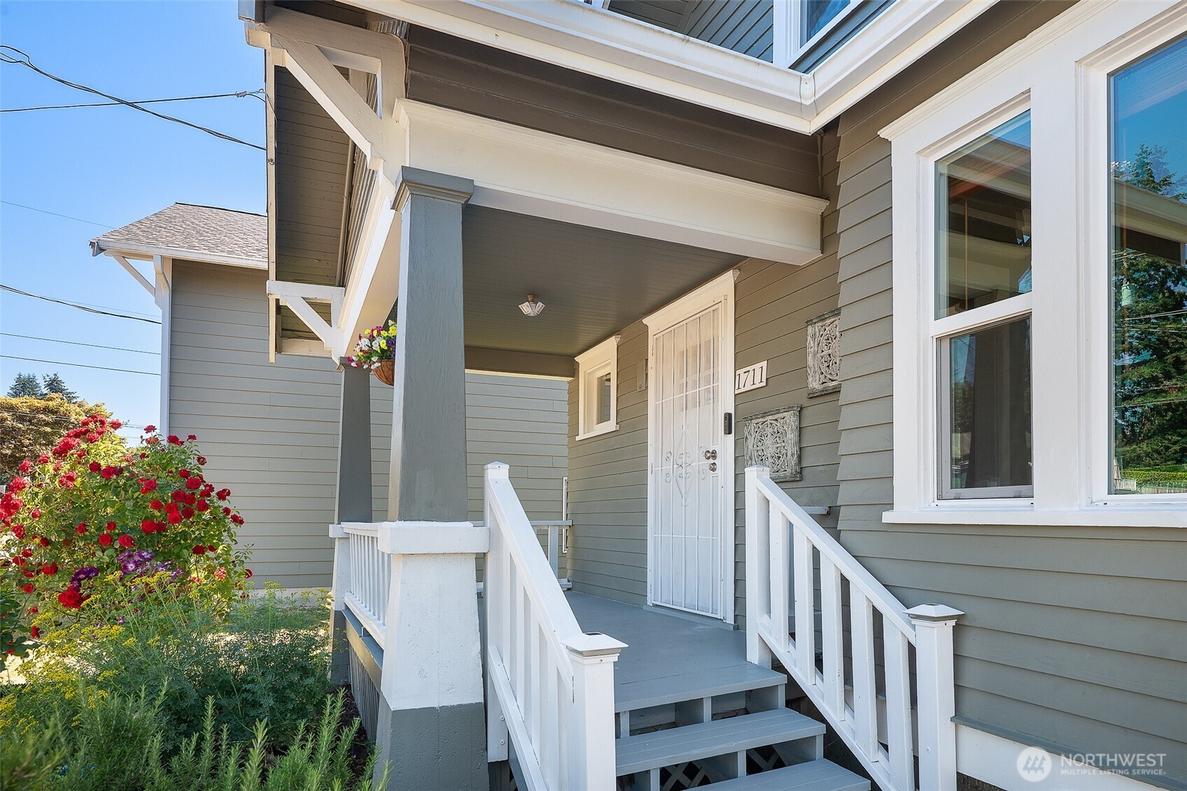 1711 Emerald Street Property Photo 3
