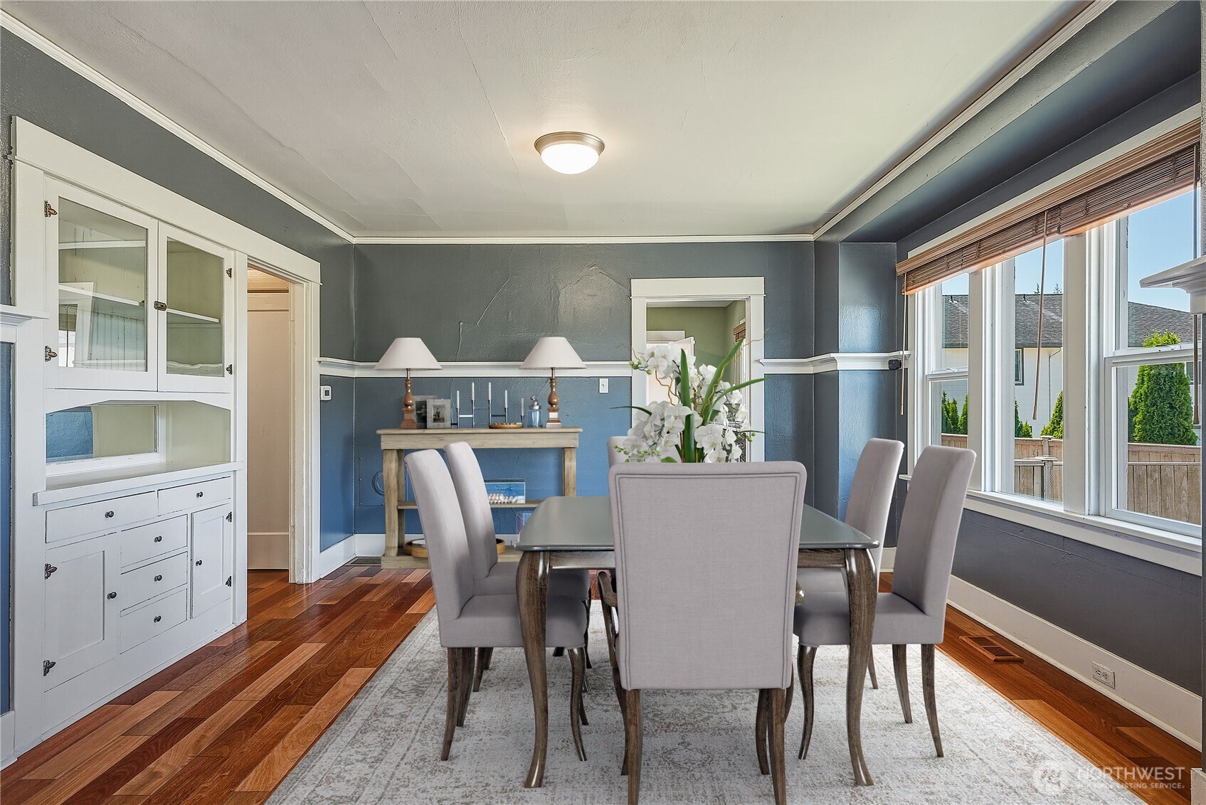 1711 Emerald Street Property Photo 8