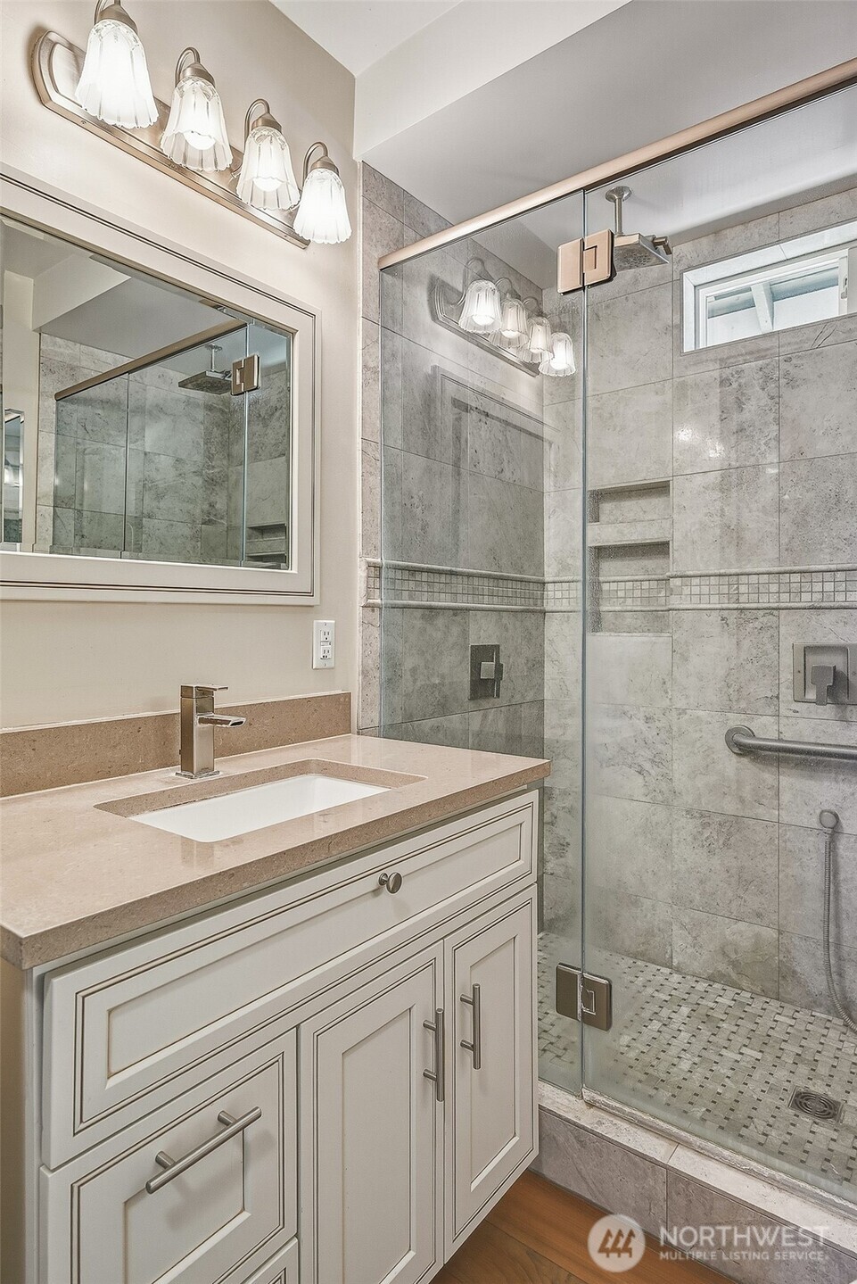 1711 Emerald Street Property Photo 17