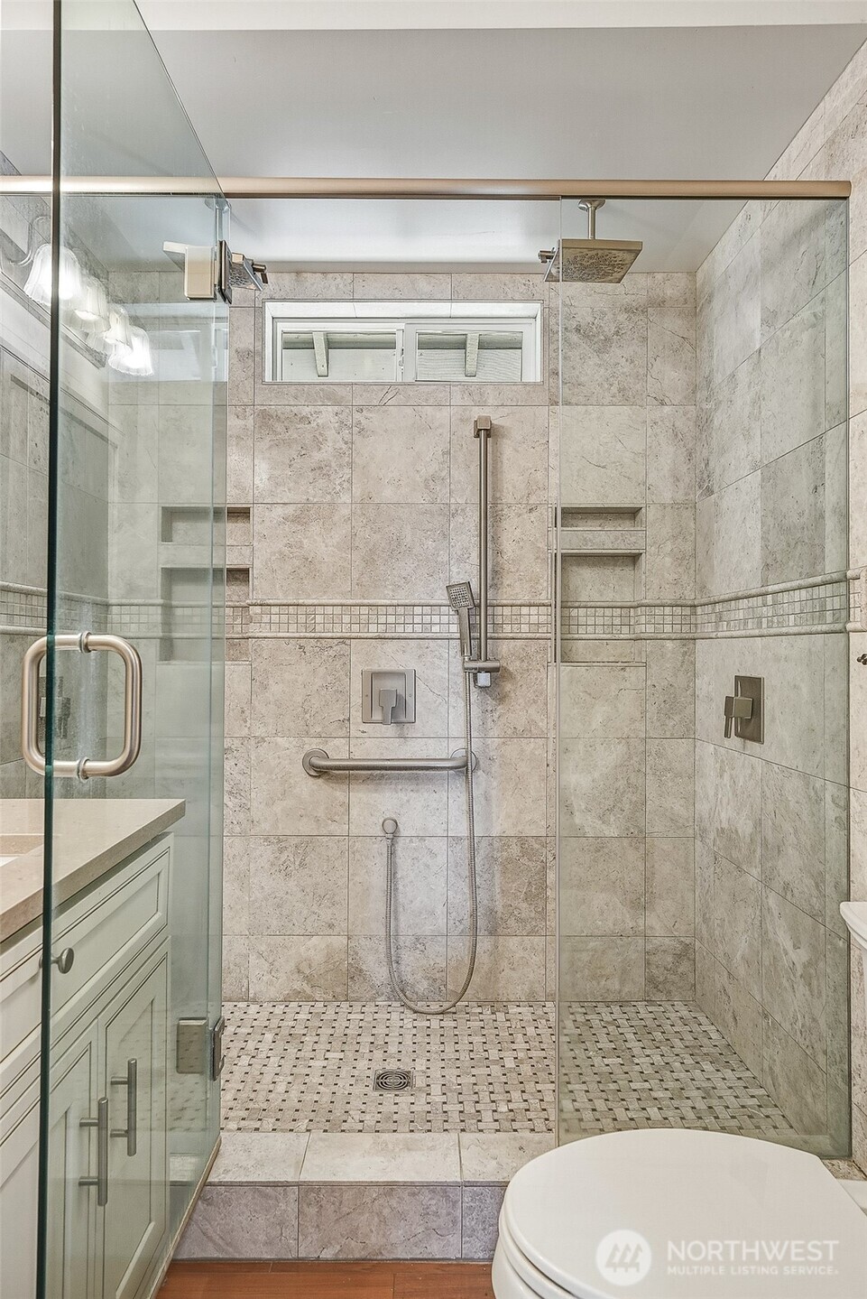 1711 Emerald Street Property Photo 18
