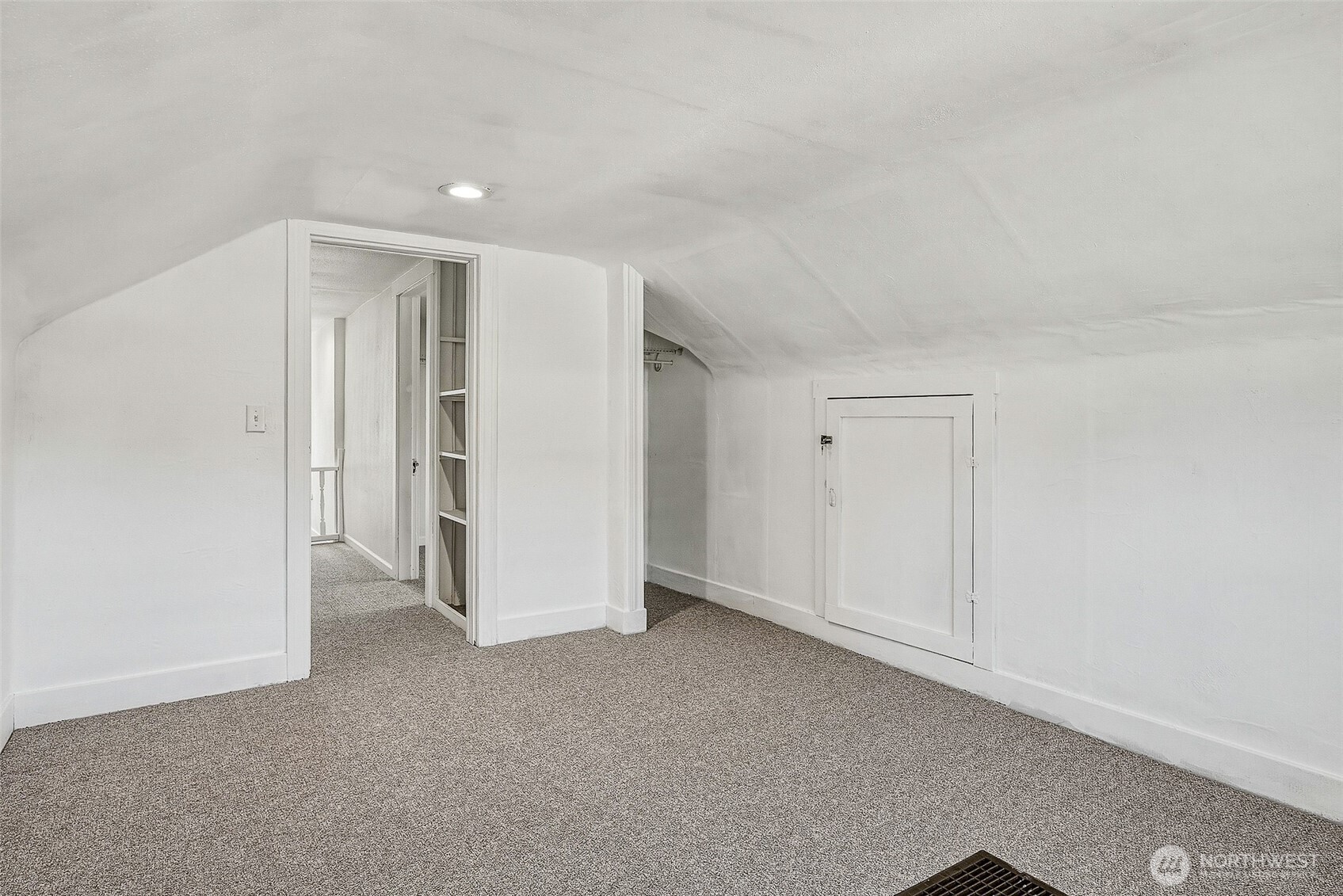 1711 Emerald Street Property Photo 20