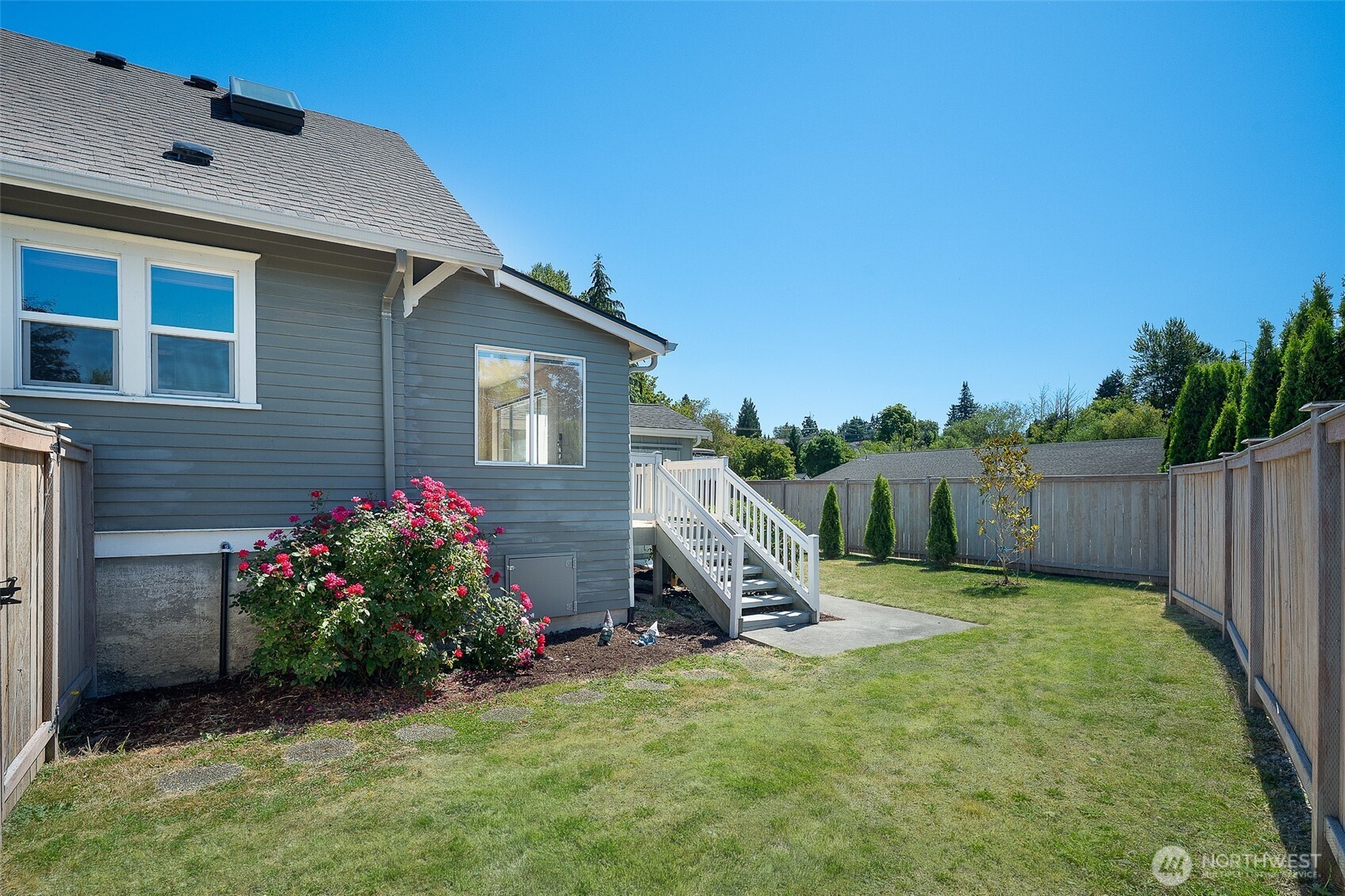 1711 Emerald Street Property Photo 26