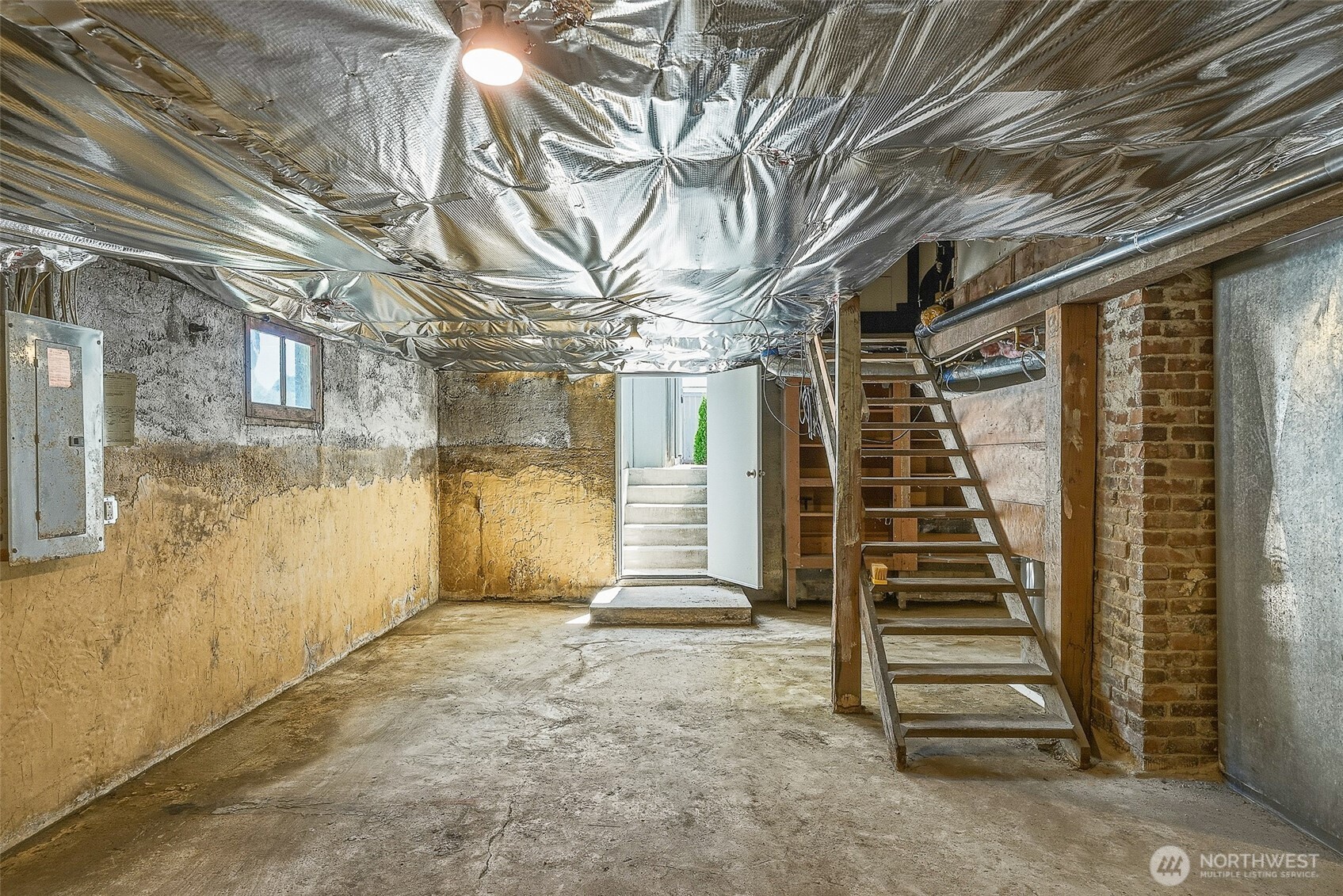 1711 Emerald Street Property Photo 27