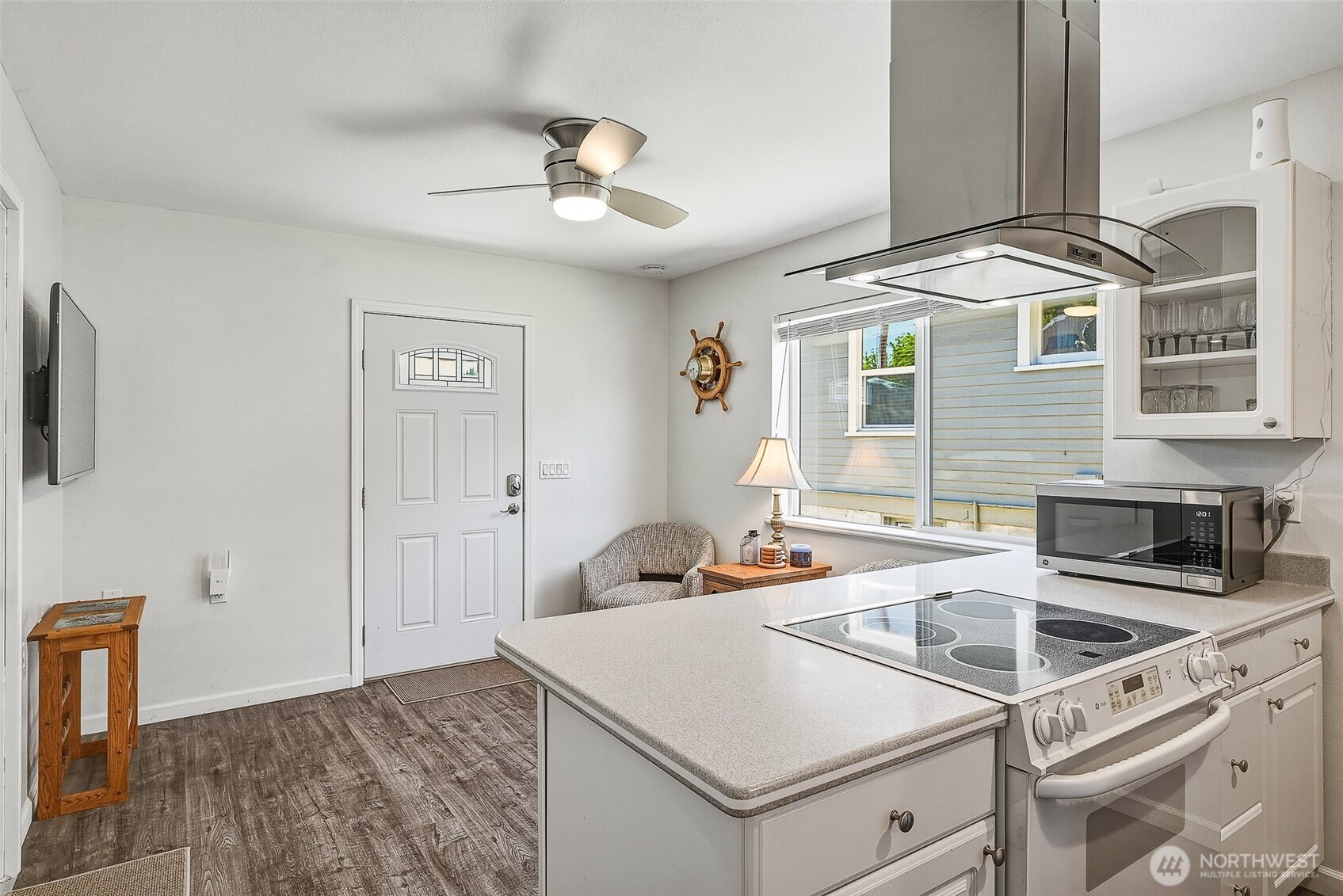 1711 Emerald Street Property Photo 33