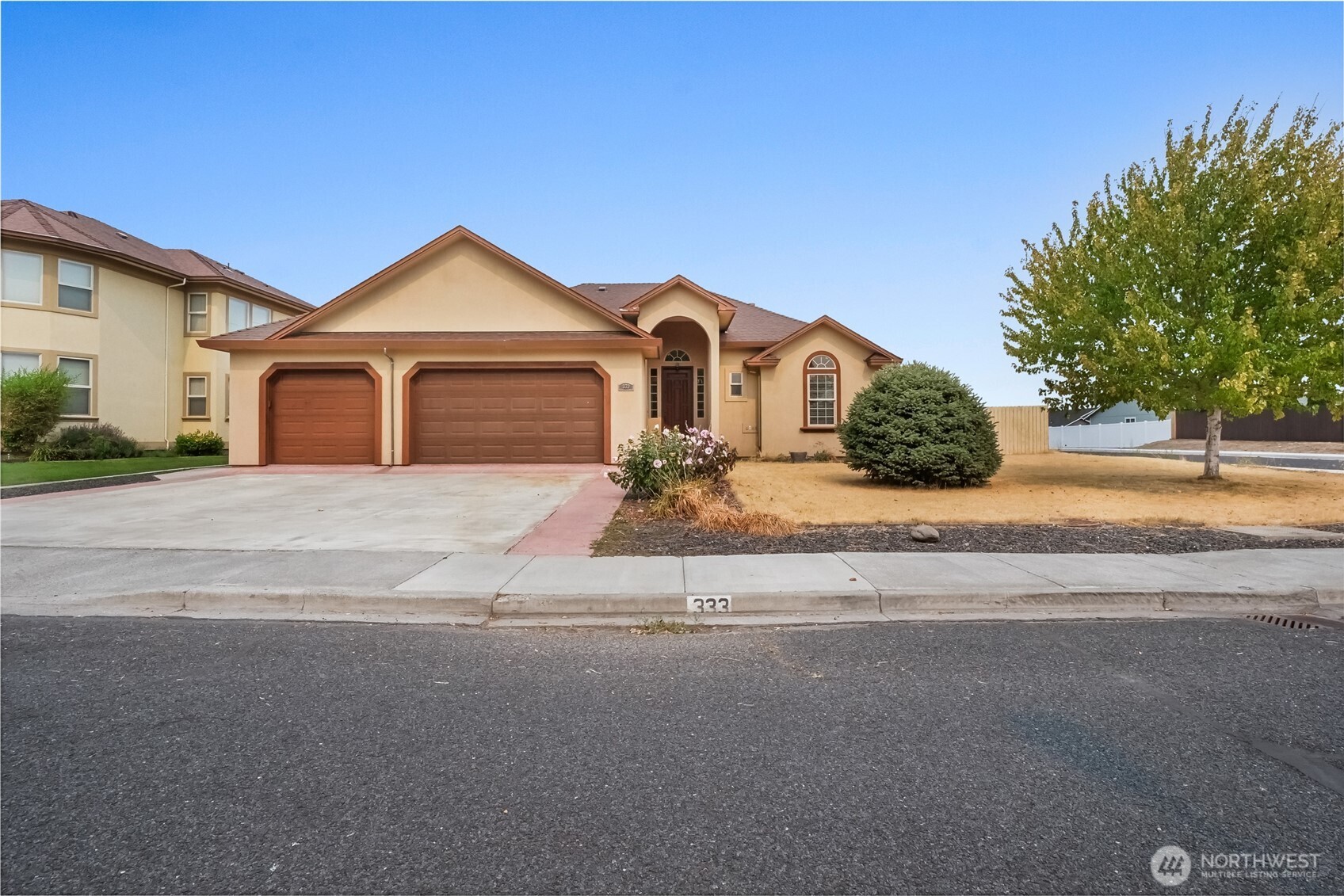 333 N Crestview Property Photo 2