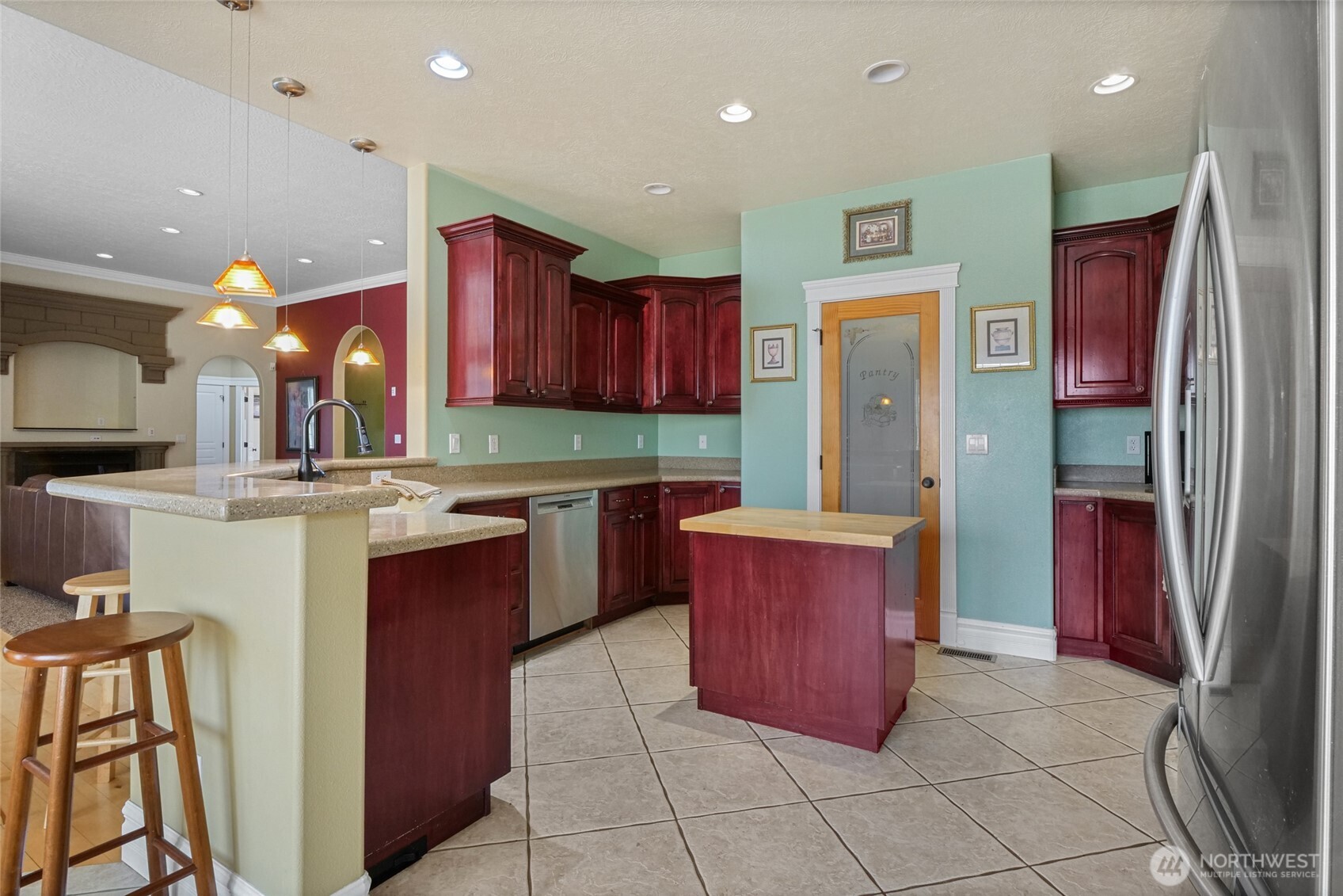 333 N Crestview Property Photo 12