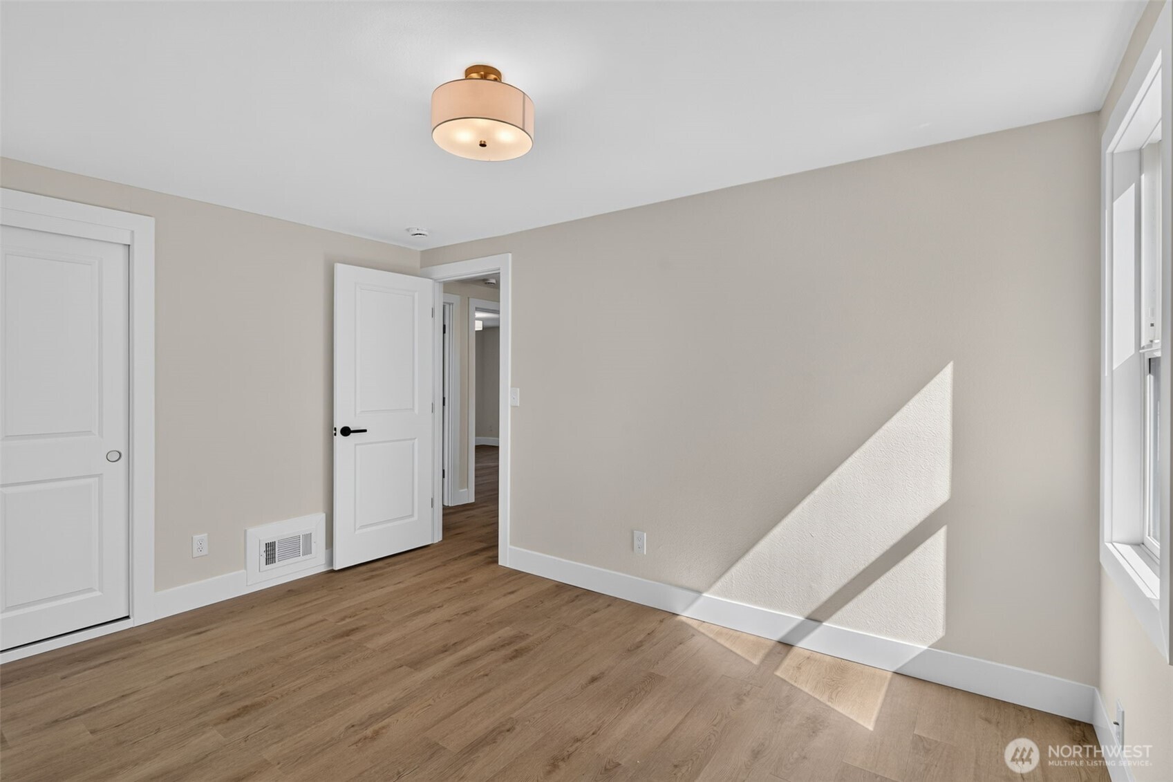 2819 Louise Avenue Property Photo 29