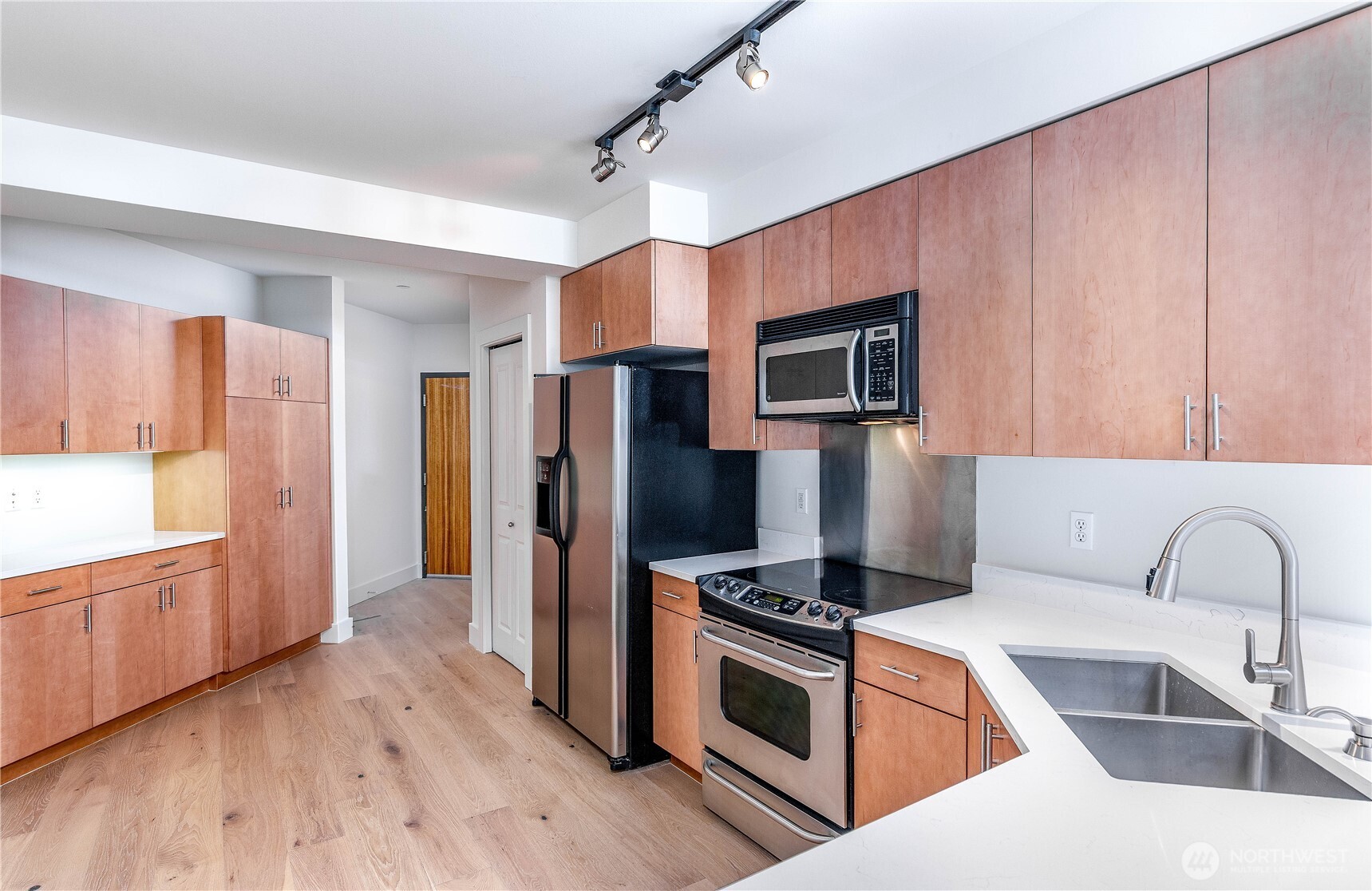 159 Denny Way 208 Property Photo 5