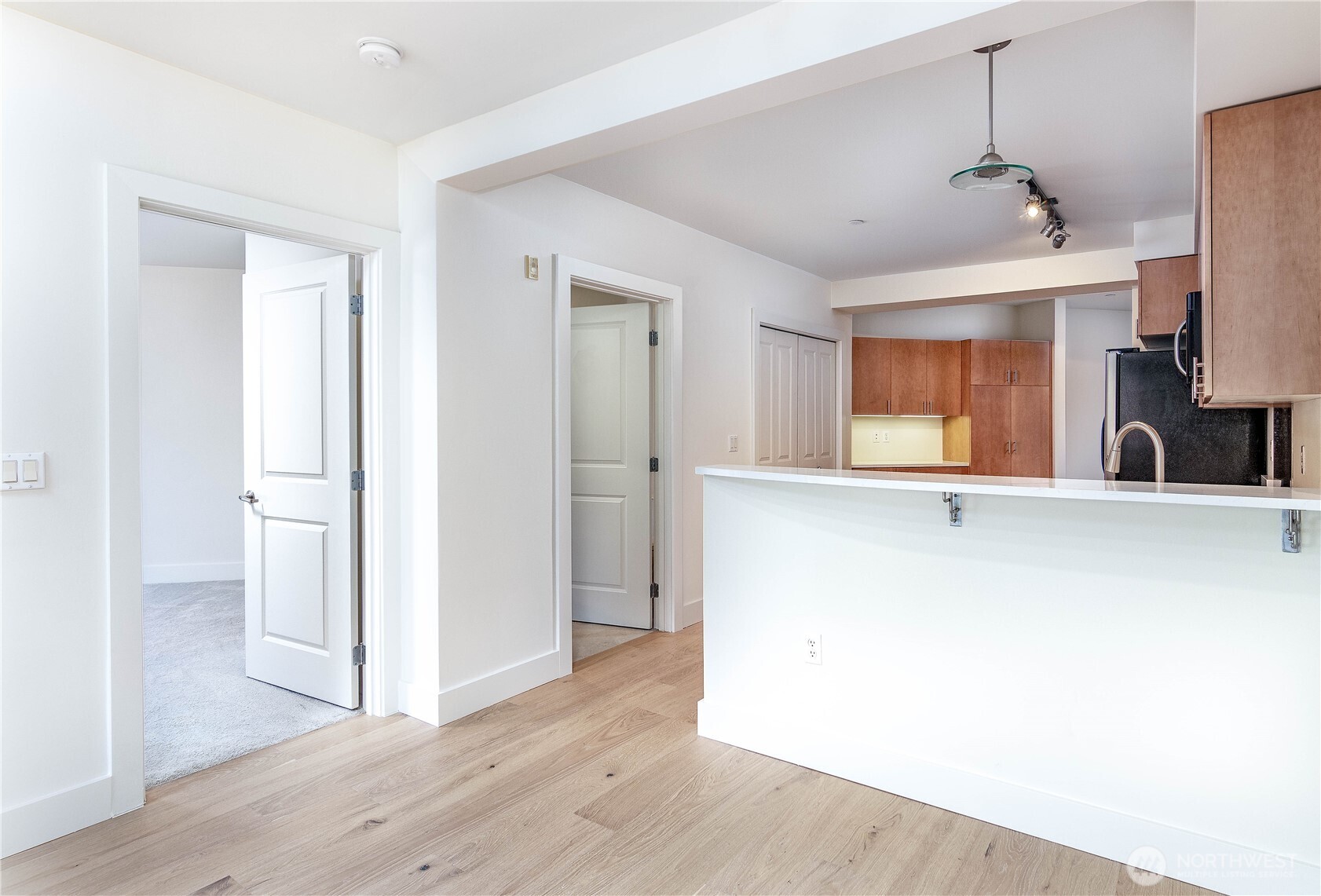 159 Denny Way 208 Property Photo 6