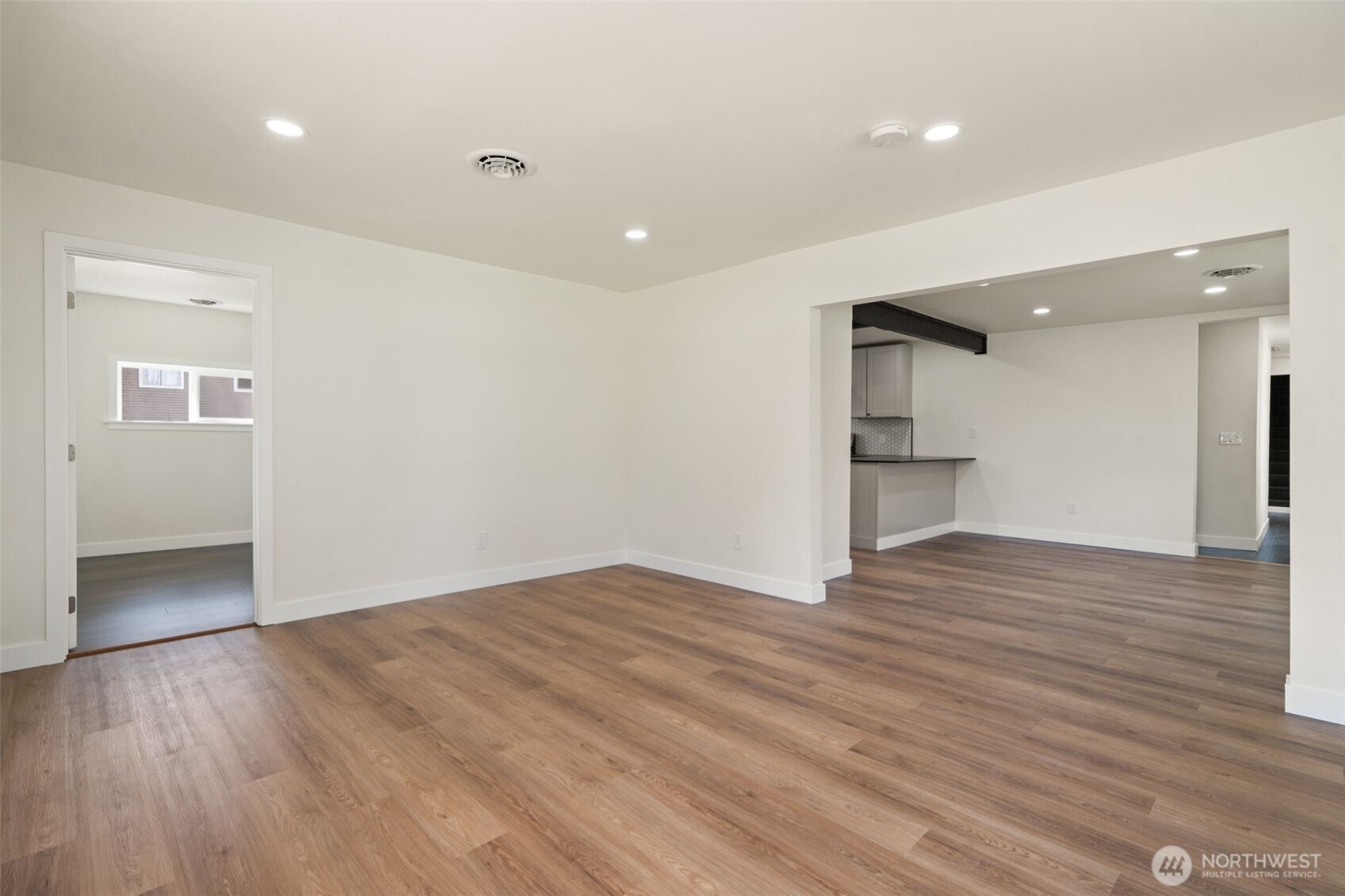 218 E King St Property Photo 4