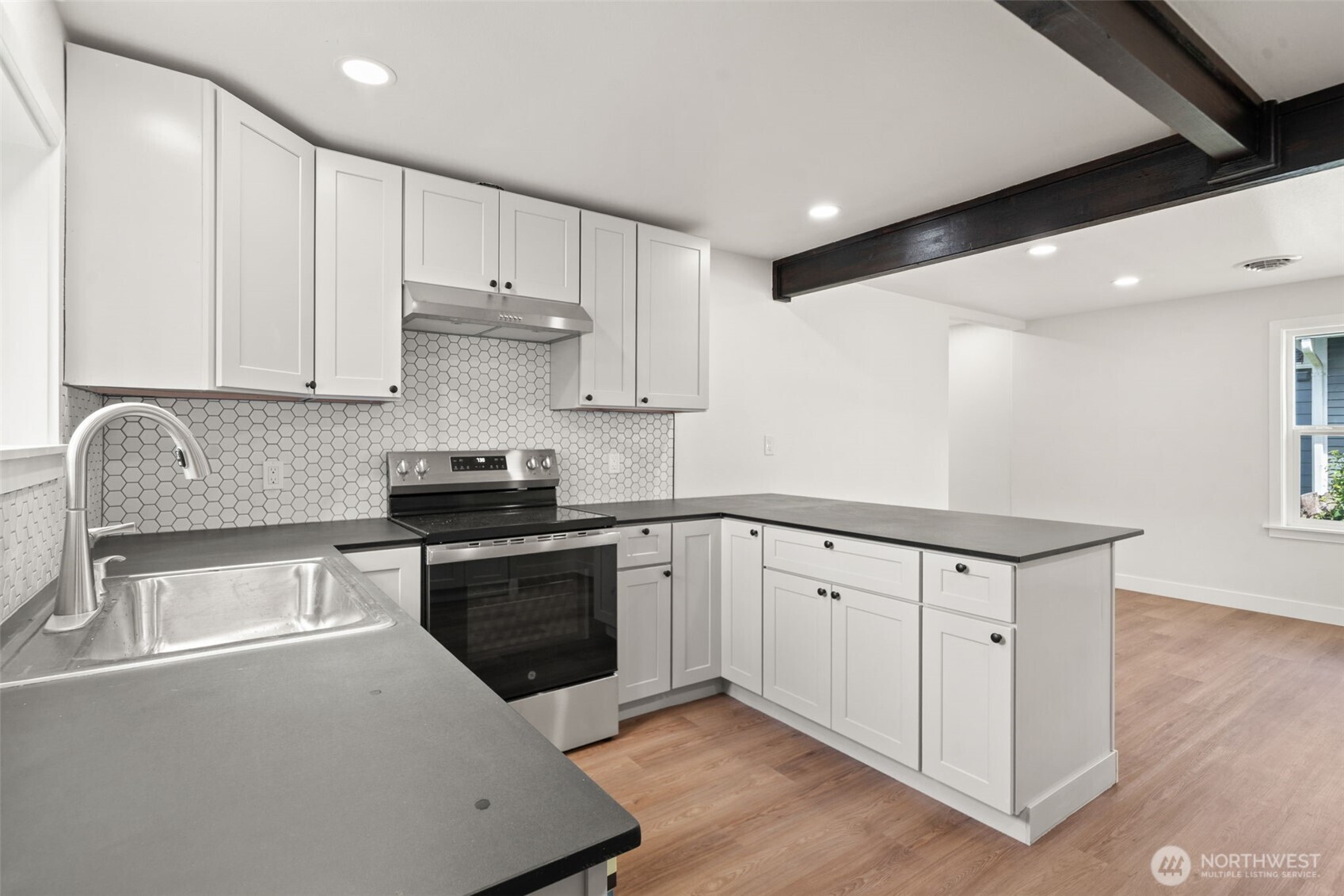 218 E King St Property Photo 9