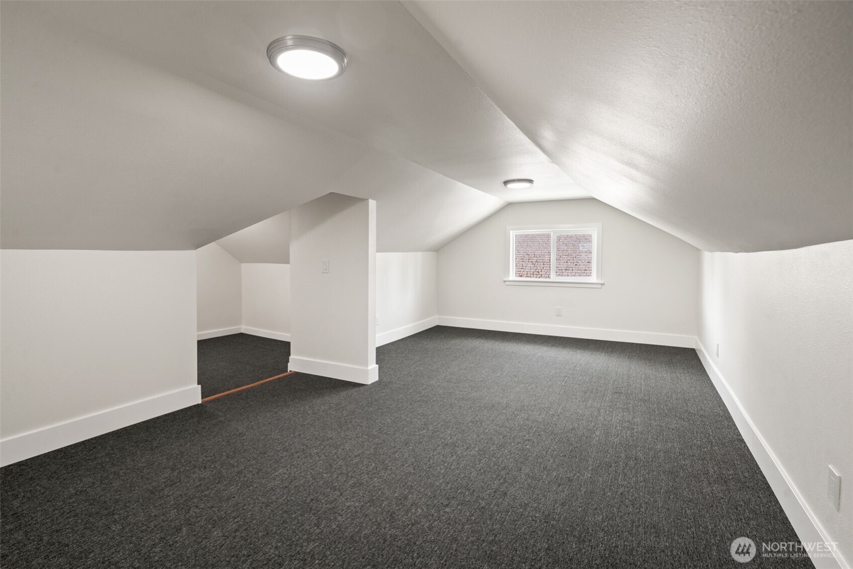 218 E King St Property Photo 25
