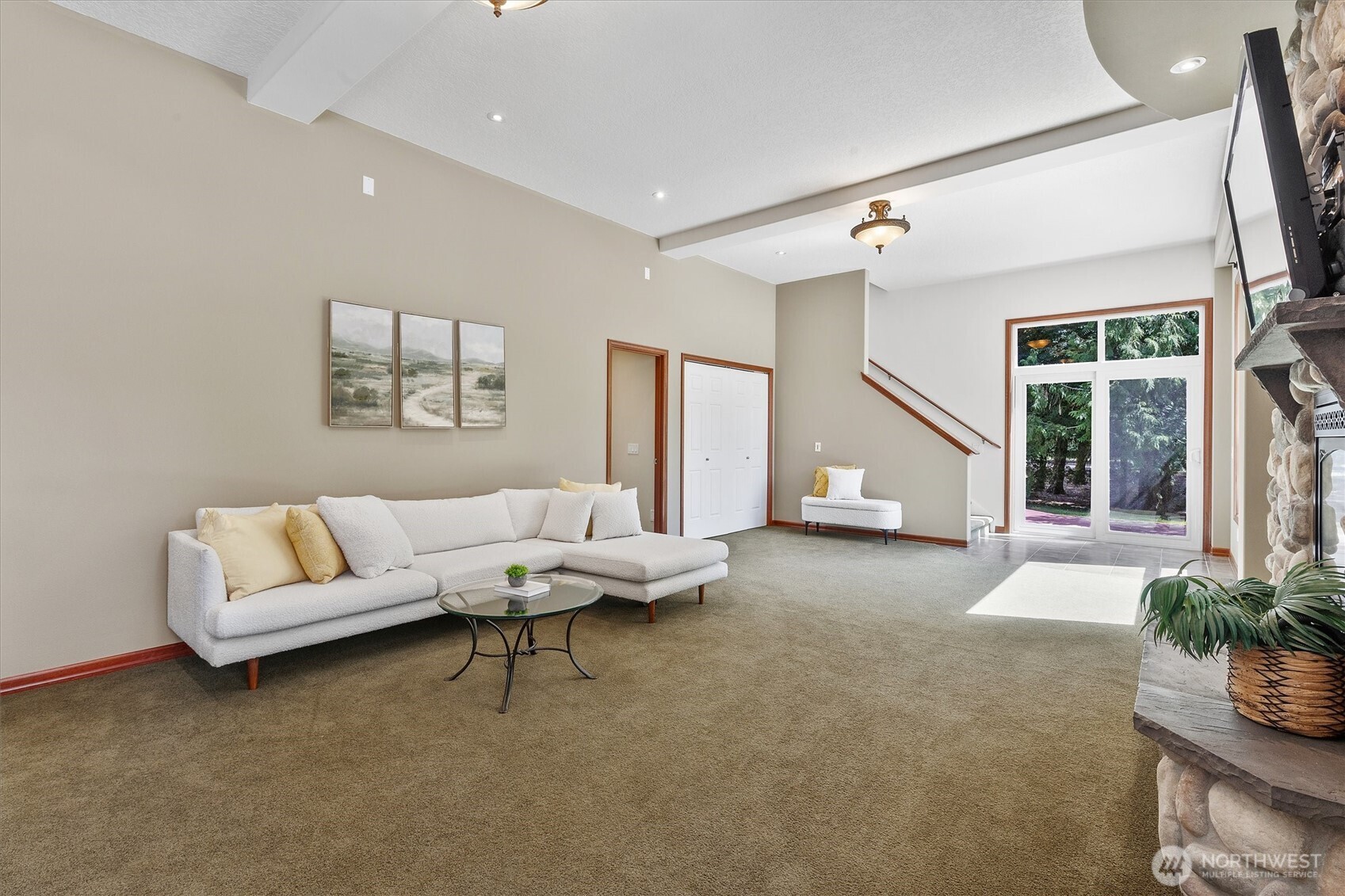 2109 Russell Road Property Photo 11