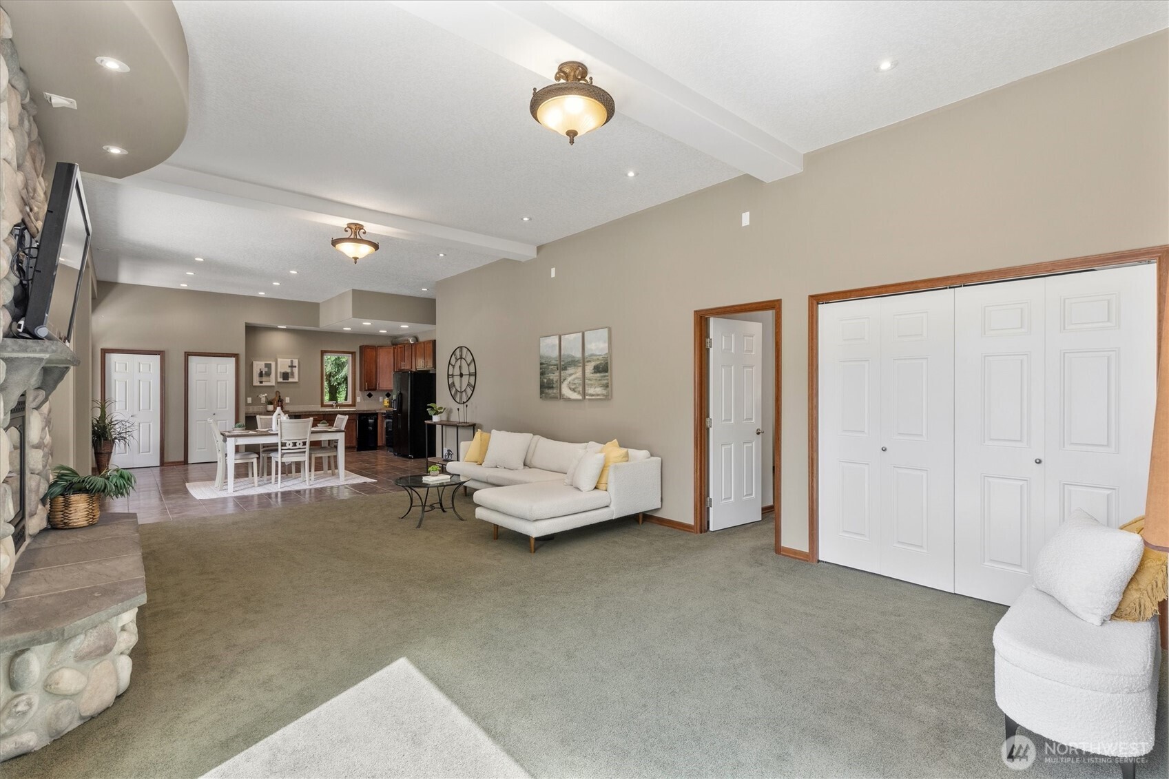 2109 Russell Road Property Photo 12