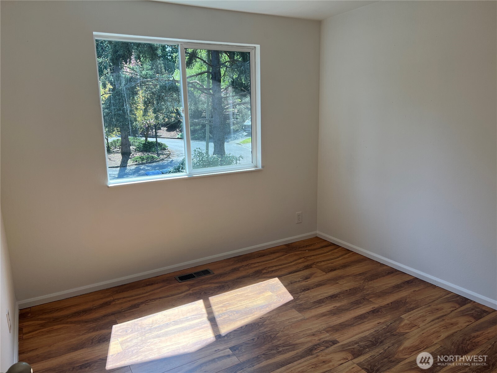 3524 170th Avenue Property Photo 16