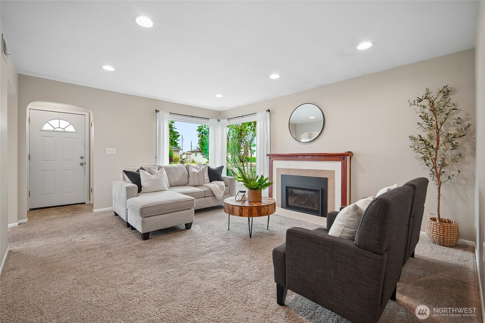 1712 D Street Property Photo 4