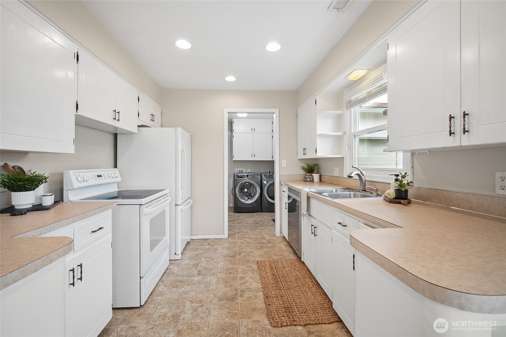 1712 D Street Property Photo 7