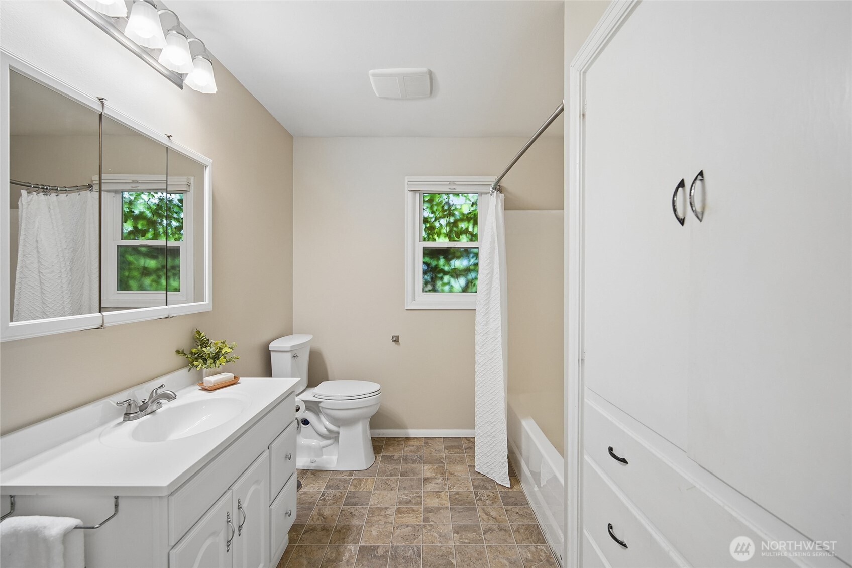 1712 D Street Property Photo 16