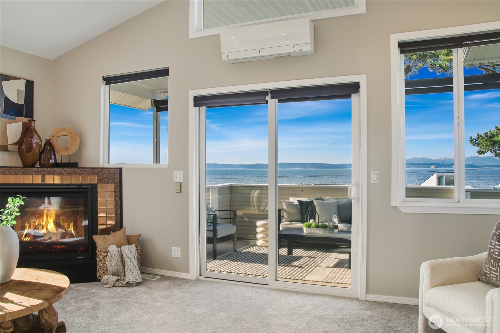 5064 Beach Drive Property Photo 3