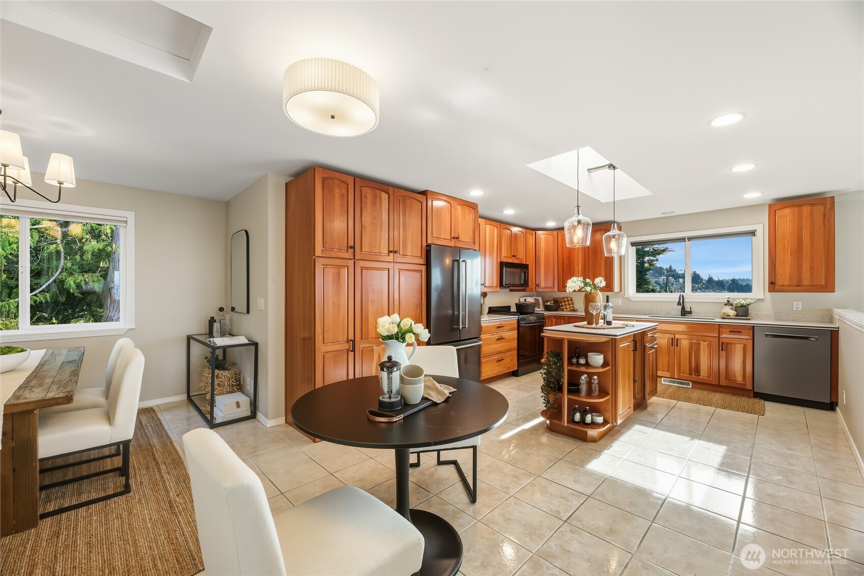 5064 Beach Drive Property Photo 10