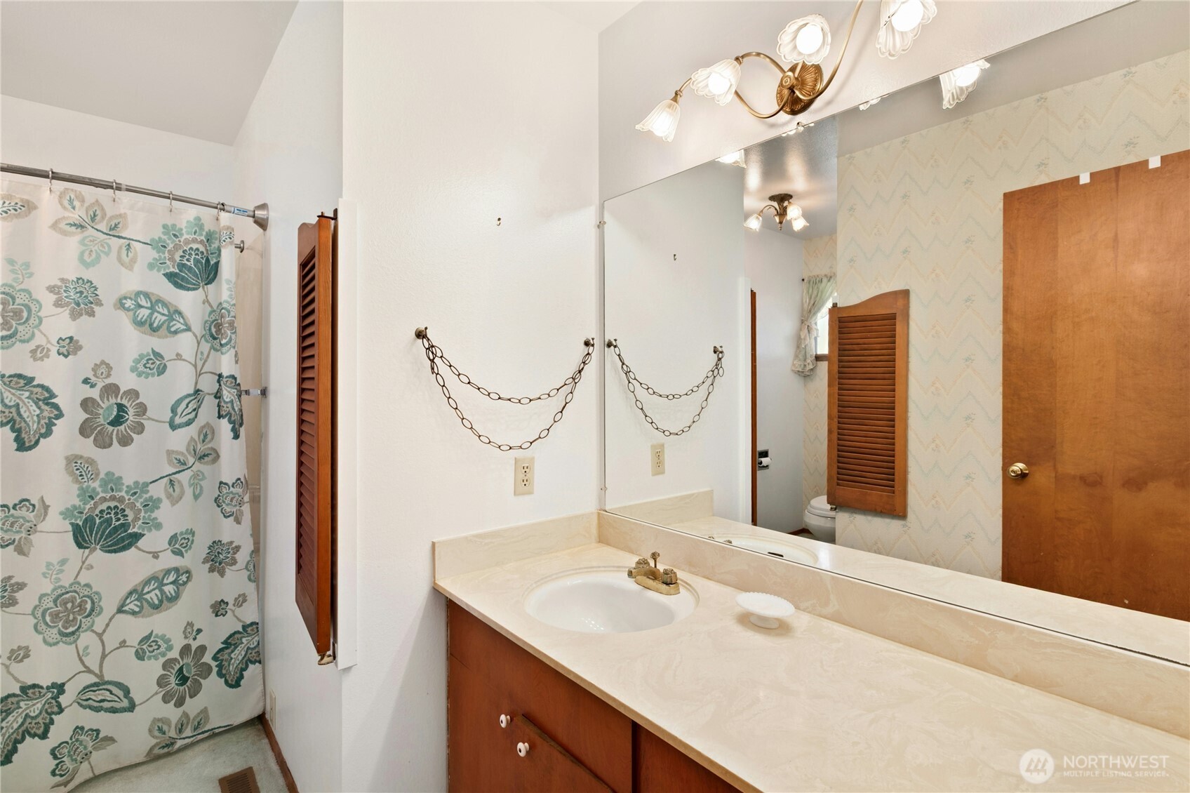 1643 Ne Sumner Drive Property Photo 21