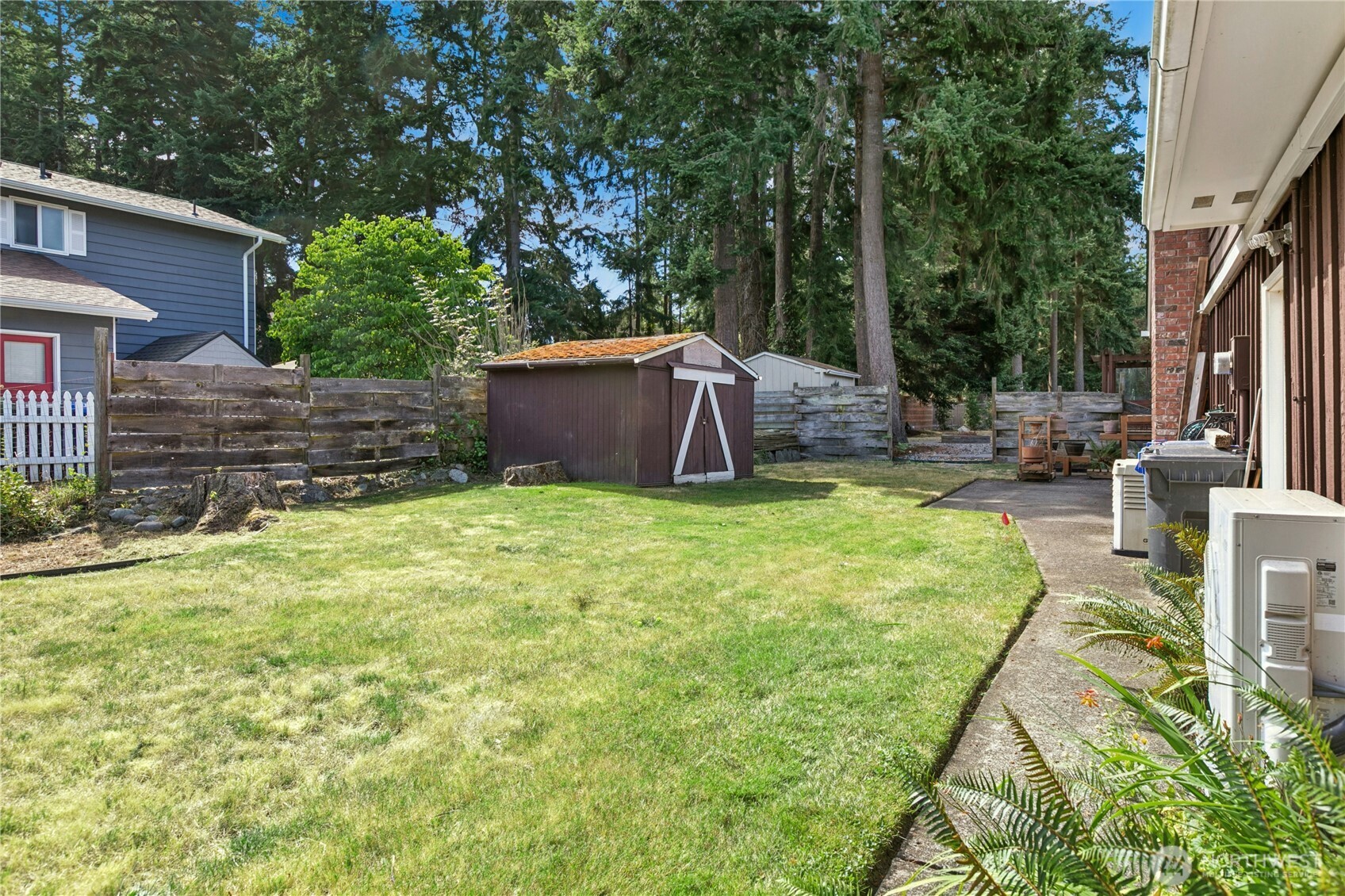 1643 Ne Sumner Drive Property Photo 24