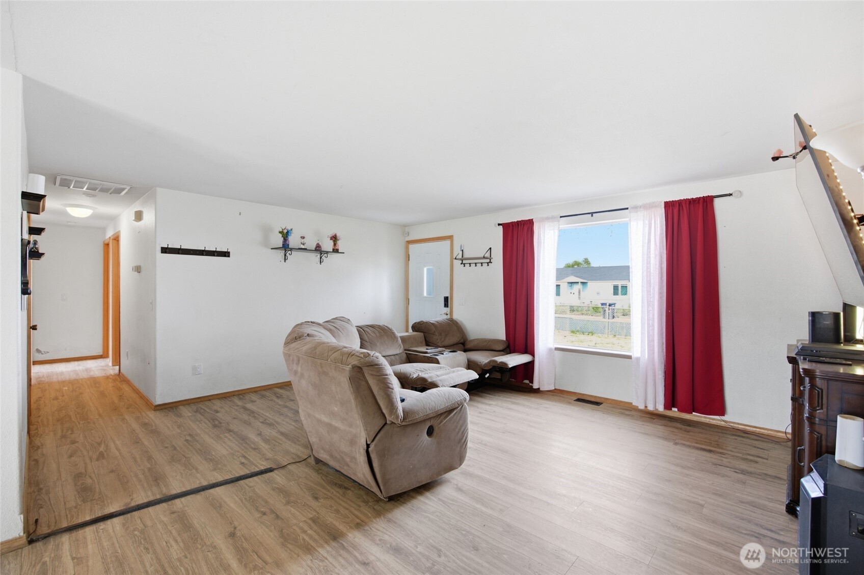 1227 Lowry Street Property Photo 6
