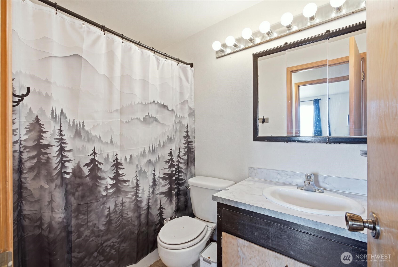 1227 Lowry Street Property Photo 15