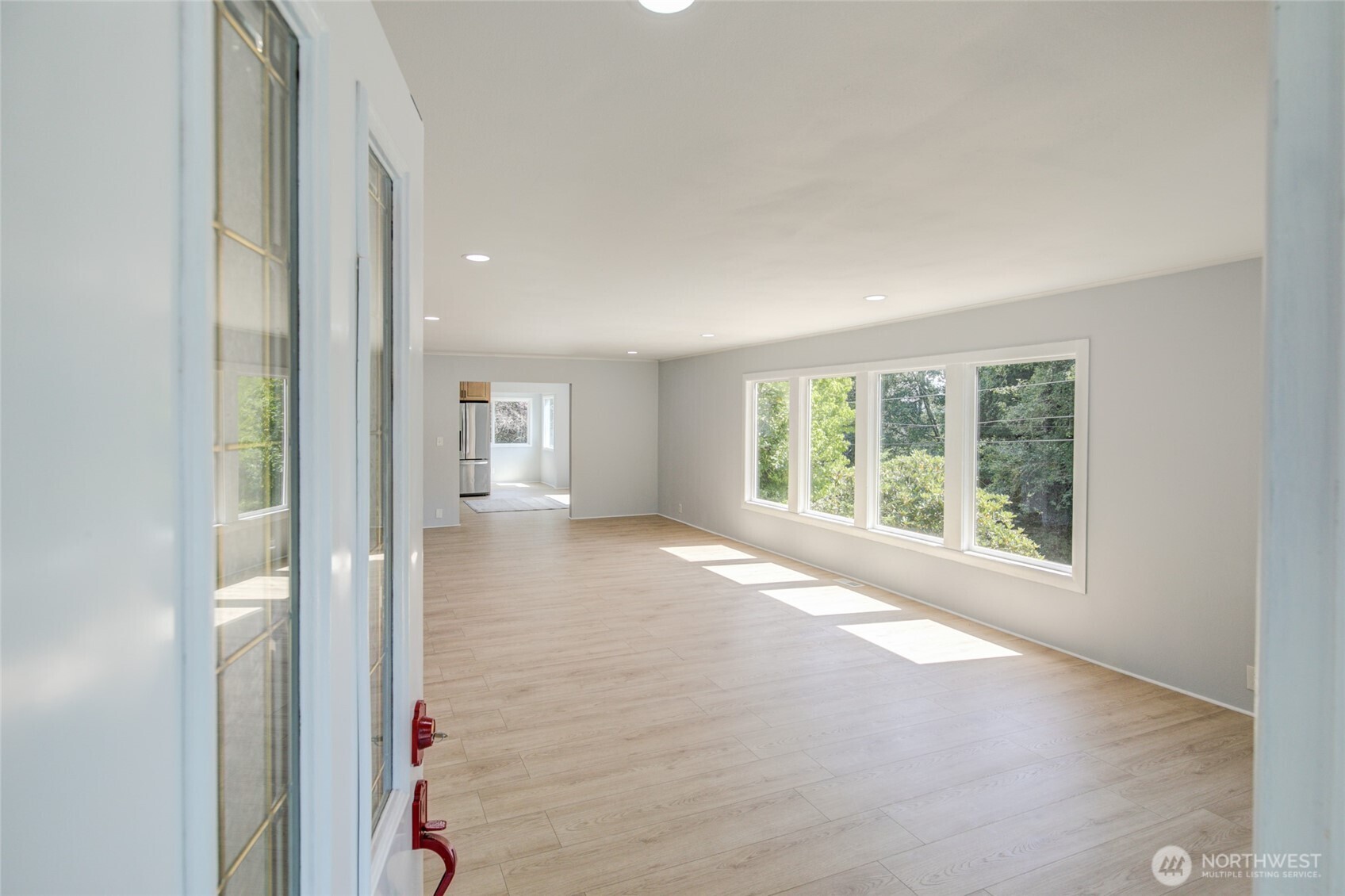 215 W Chenault Avenue Property Photo 5