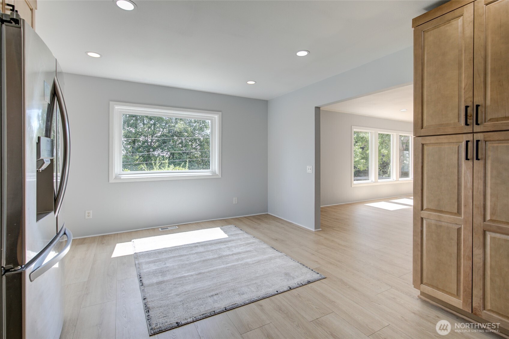 215 W Chenault Avenue Property Photo 12