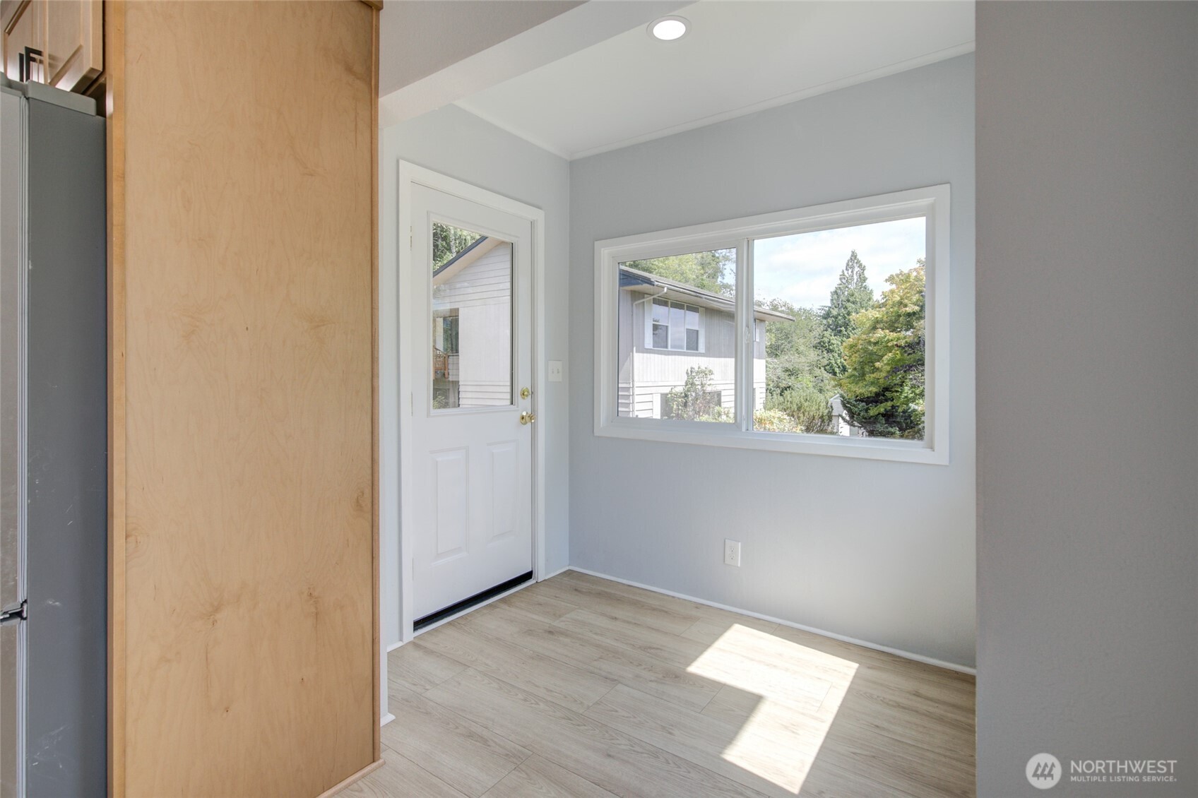 215 W Chenault Avenue Property Photo 14
