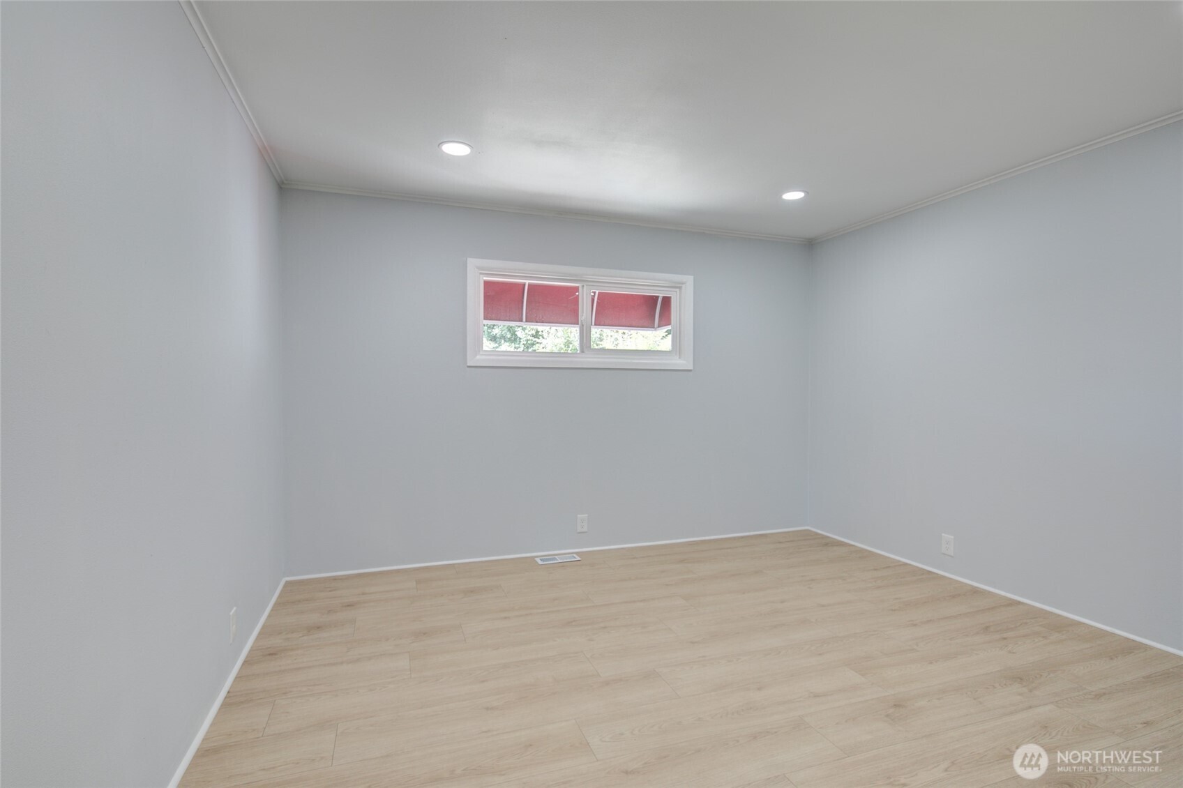 215 W Chenault Avenue Property Photo 15