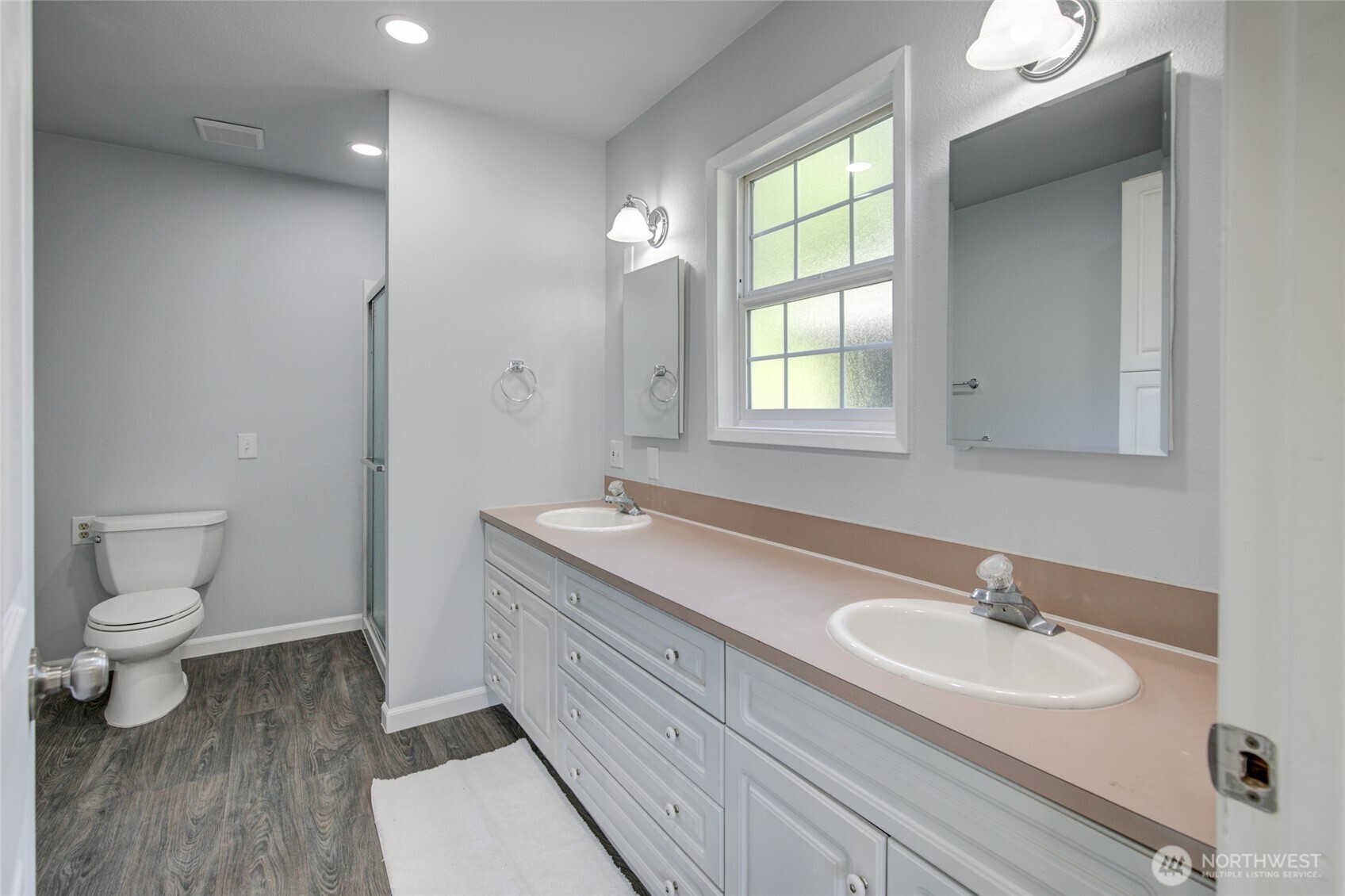 215 W Chenault Avenue Property Photo 22