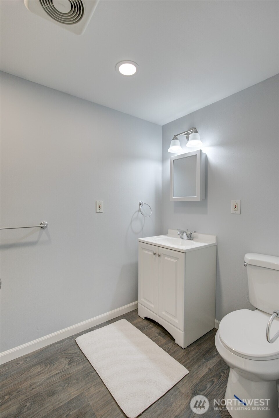 215 W Chenault Avenue Property Photo 25