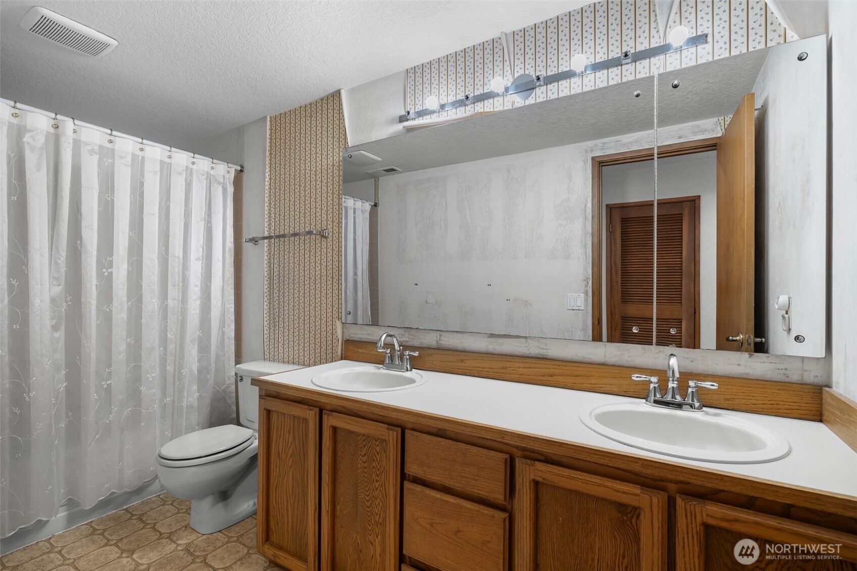 602 S 288th Lane Property Photo 29