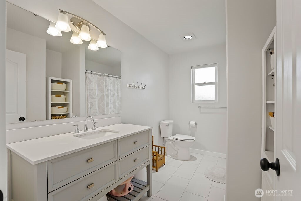 2291 Selah Loop Road Property Photo 12