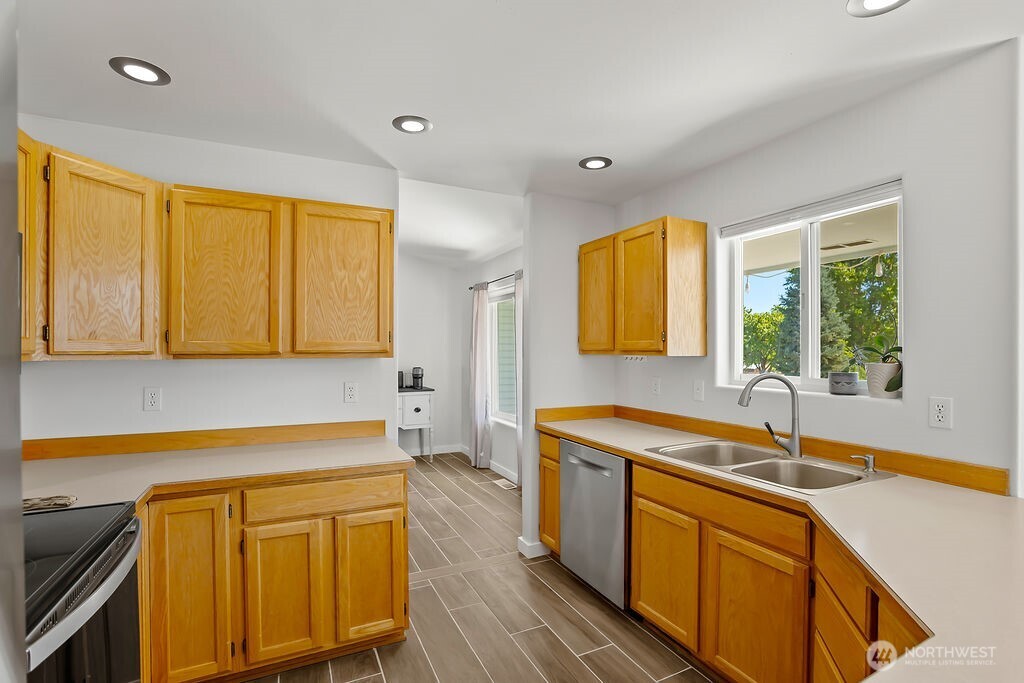 2291 Selah Loop Road Property Photo 15