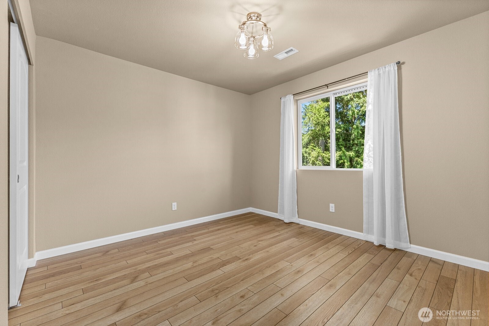 3815 163rd Street Property Photo 14