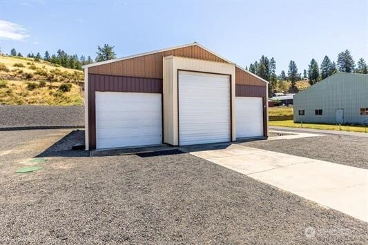 202 Airport Way Property Photo 25