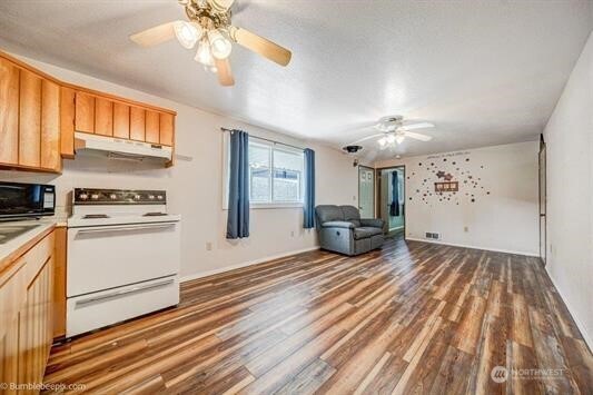202 Airport Way Property Photo 34