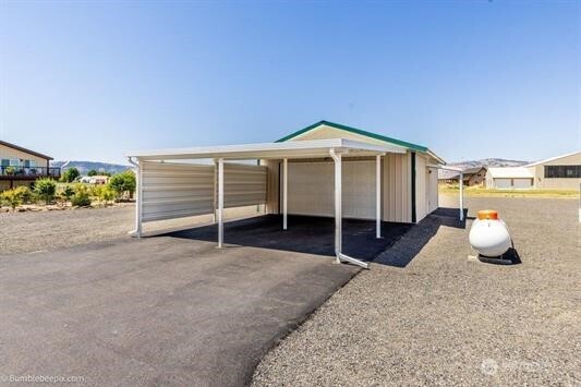 202 Airport Way Property Photo 39