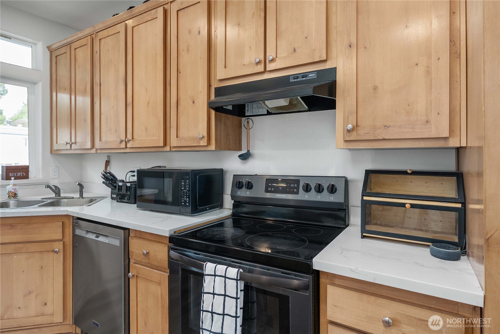 16507 Suntree Court Property Photo 13