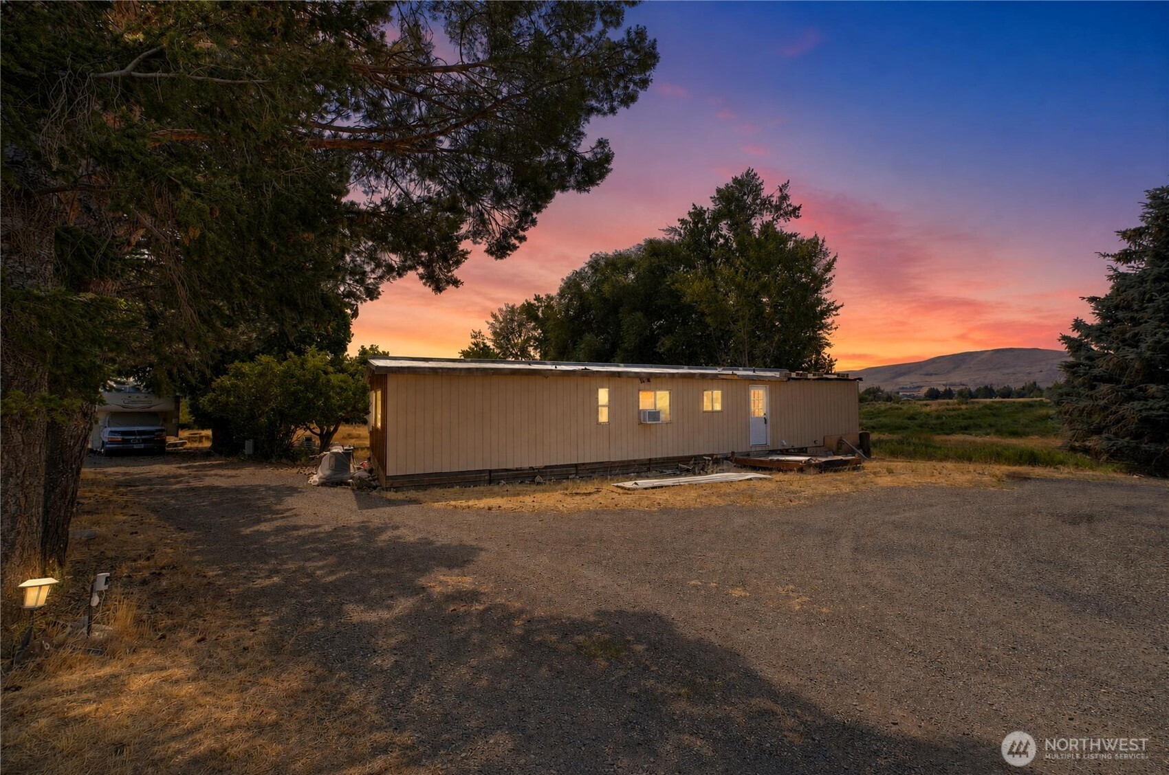 2322 Umptanum Road Property Photo 1